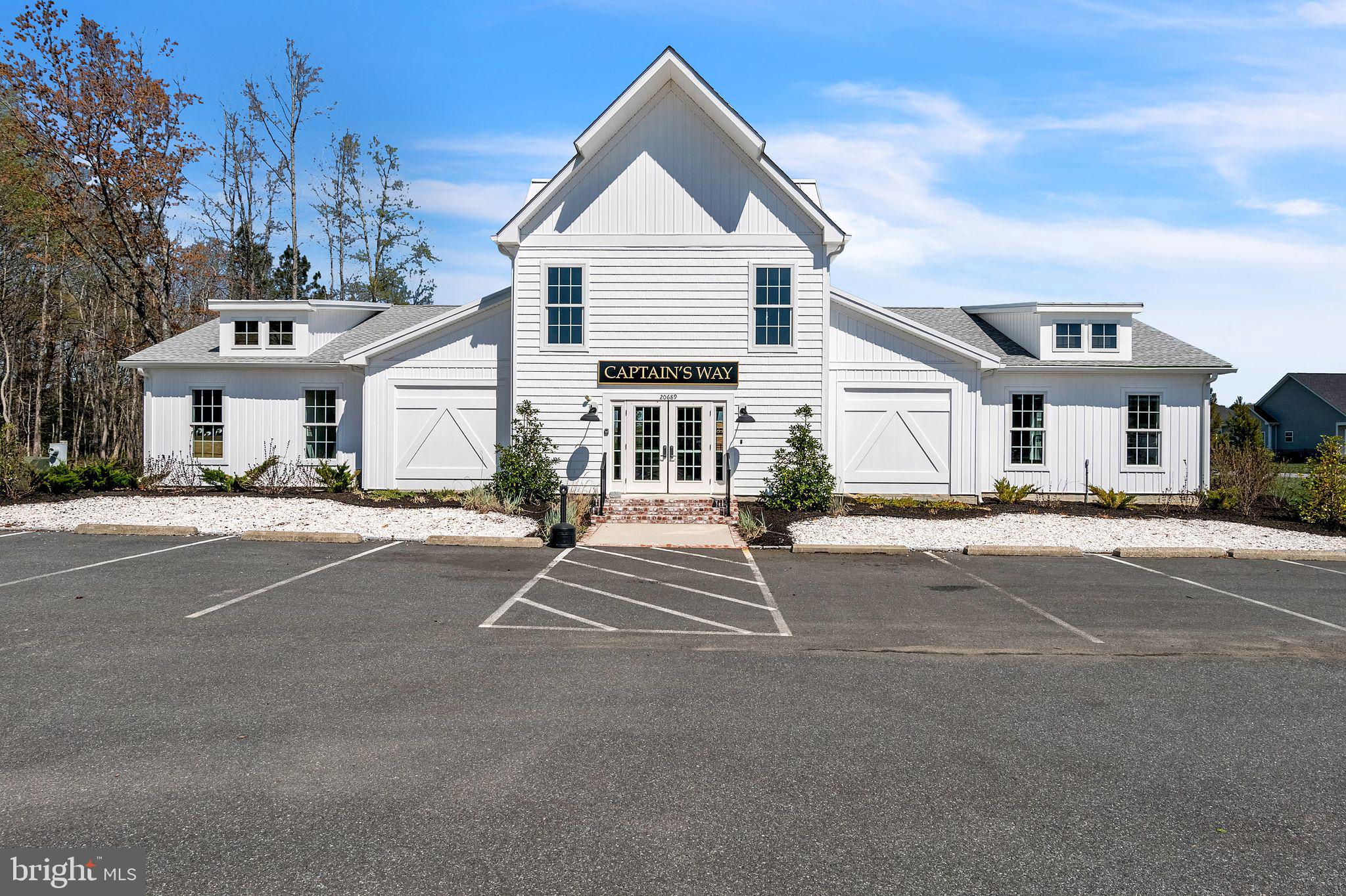 CAPTAINS WAY - Residential