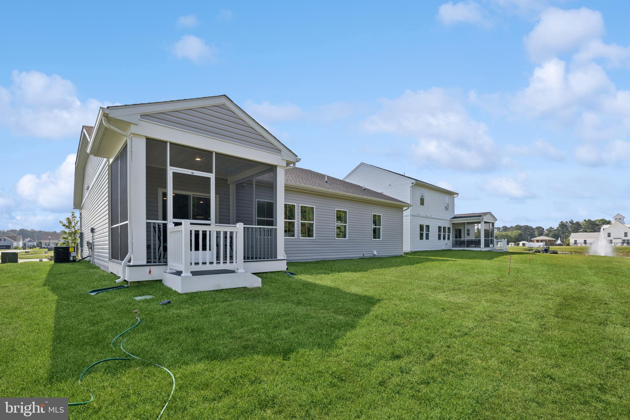 CAPTAINS WAY - Residential