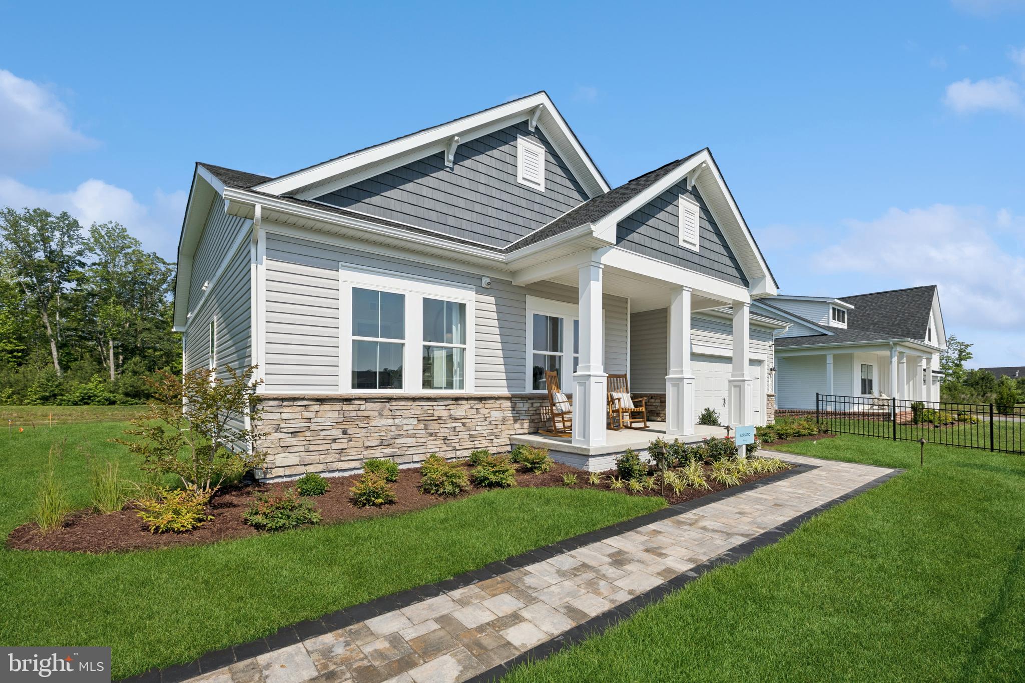 CAPTAINS WAY - Residential