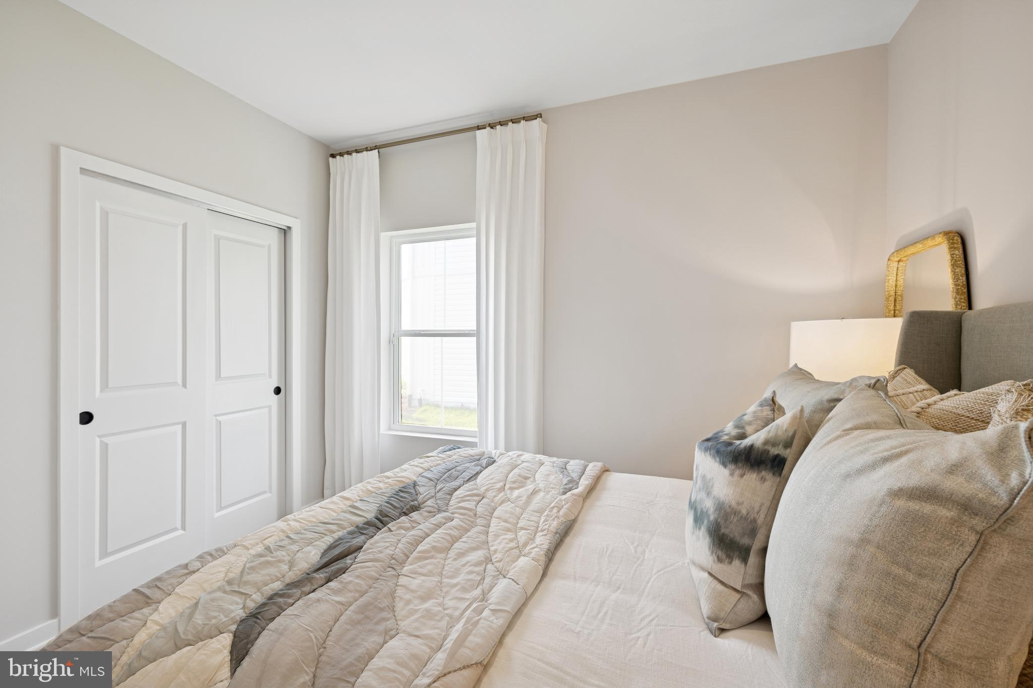 CAPTAINS WAY - Residential