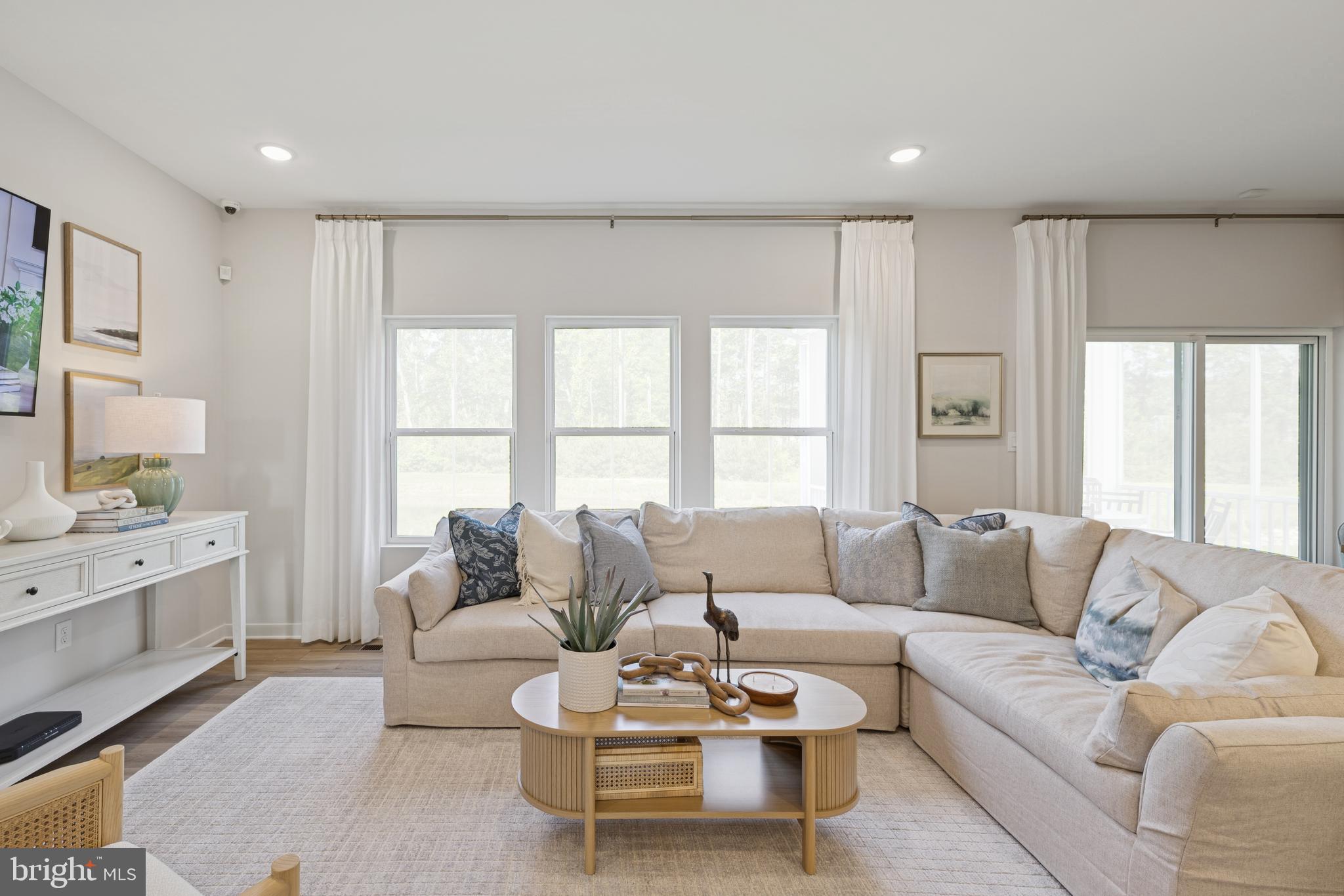 CAPTAINS WAY - Residential