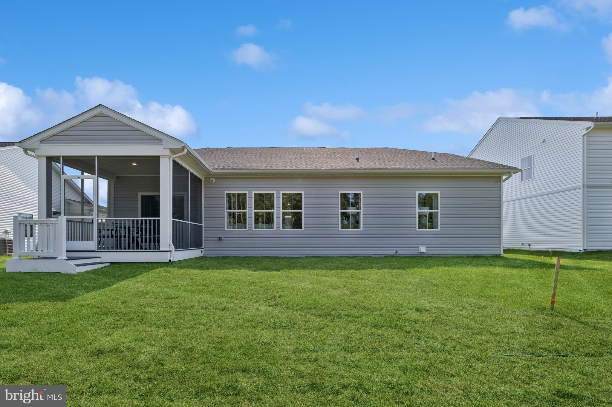 CAPTAINS WAY - Residential