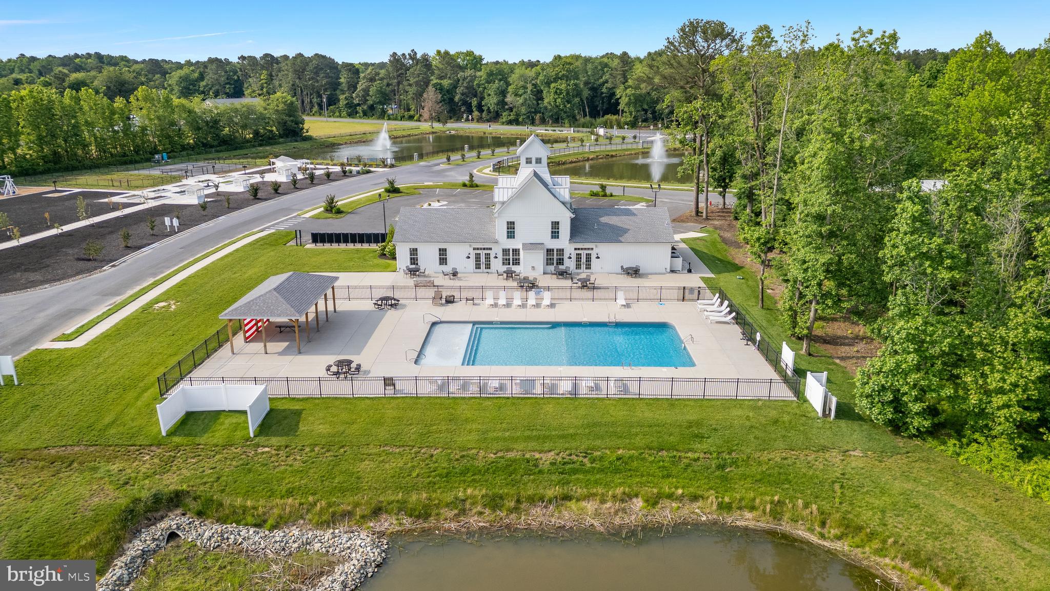 CAPTAINS WAY - Residential