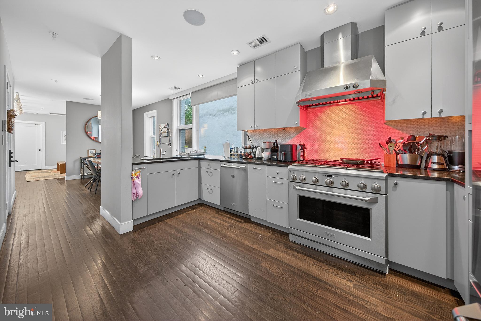 819 6TH STREET NW QUINCY