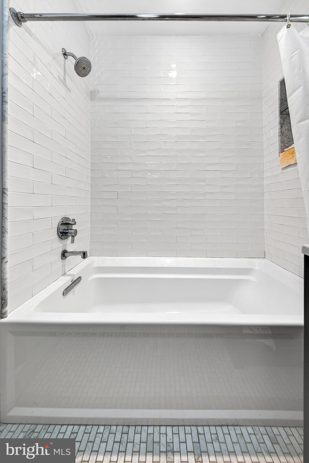 819 6TH STREET NW QUINCY