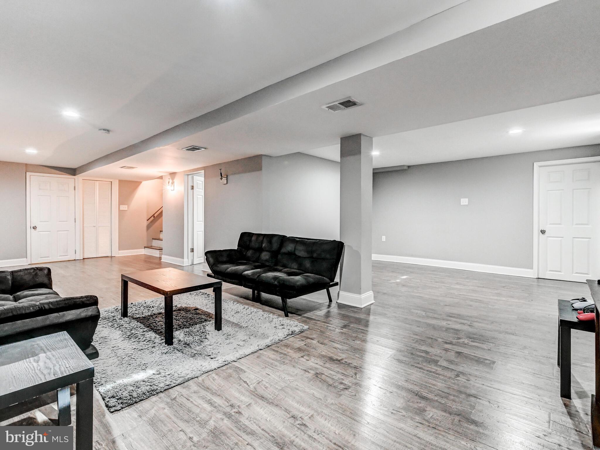 PARK MANOR - Residential