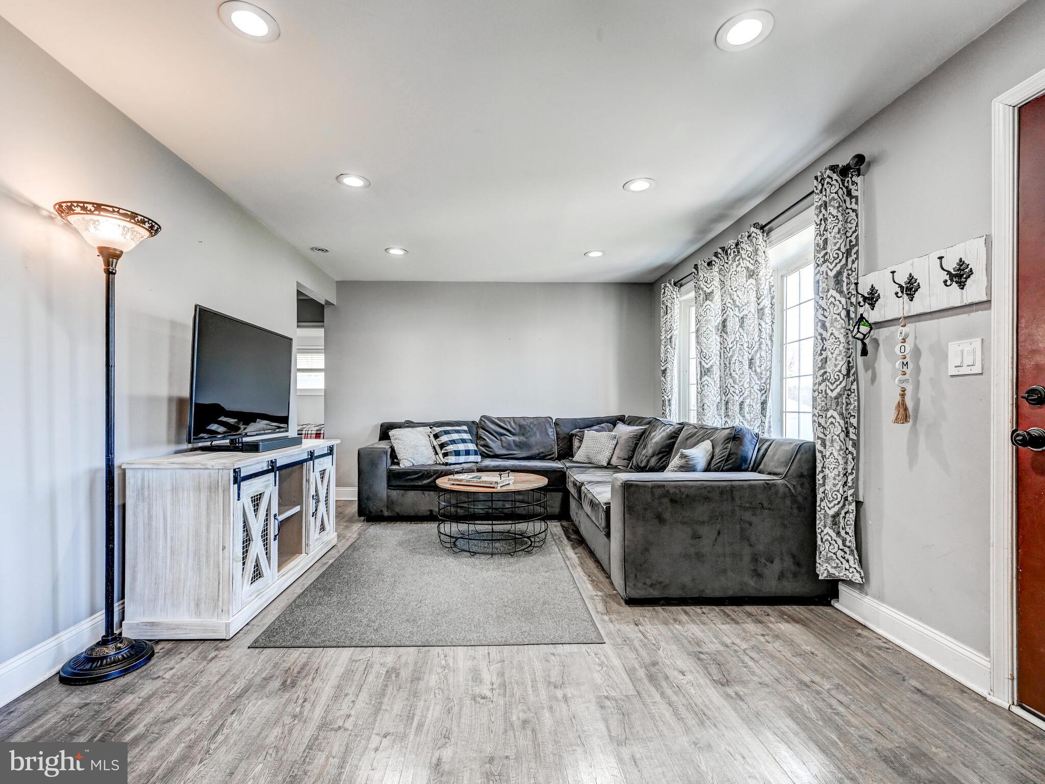 PARK MANOR - Residential