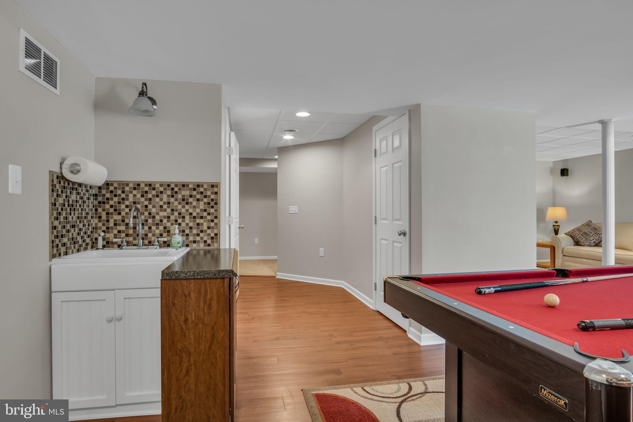 HIGH POINTE - Residential