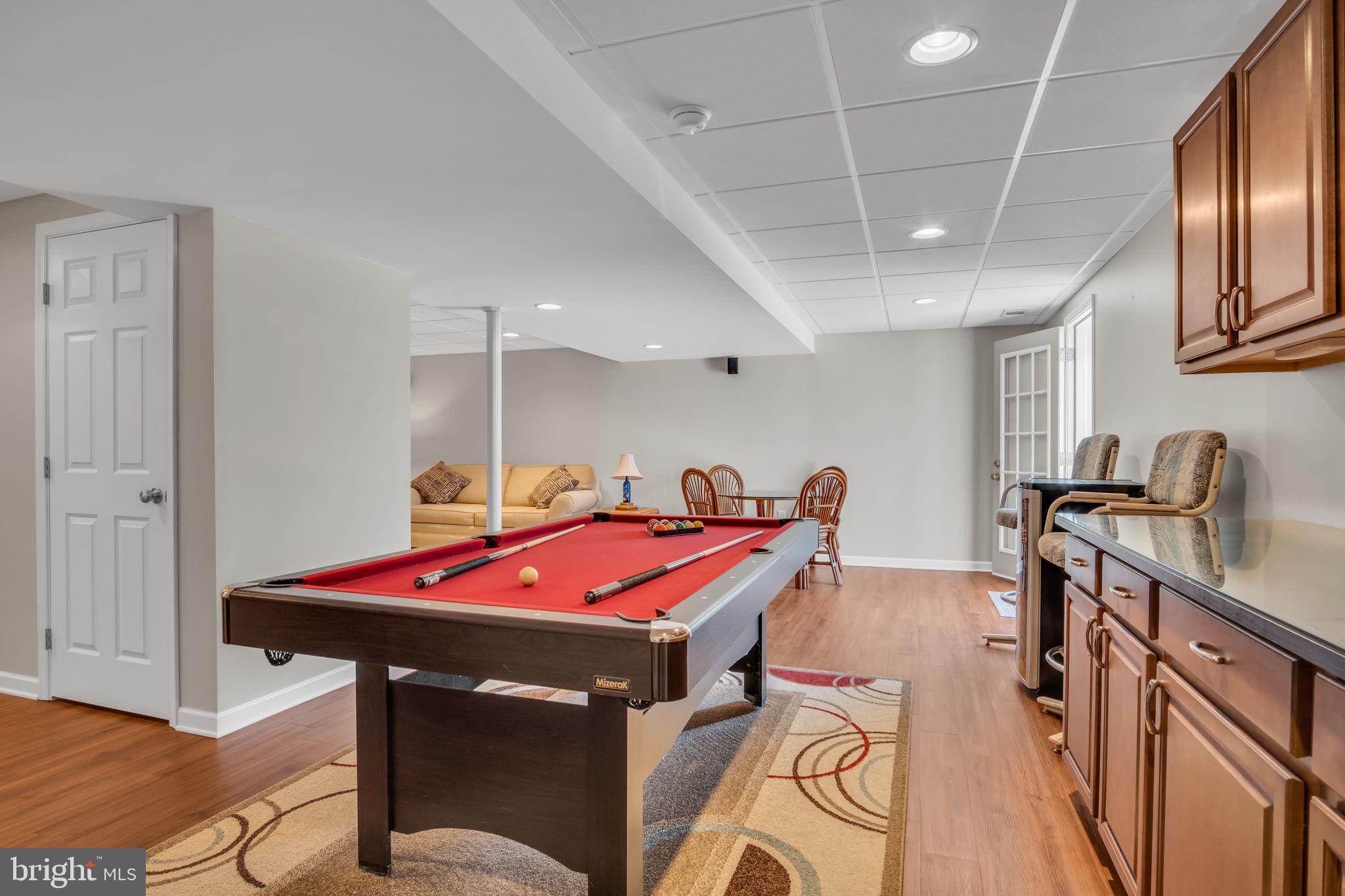 HIGH POINTE - Residential