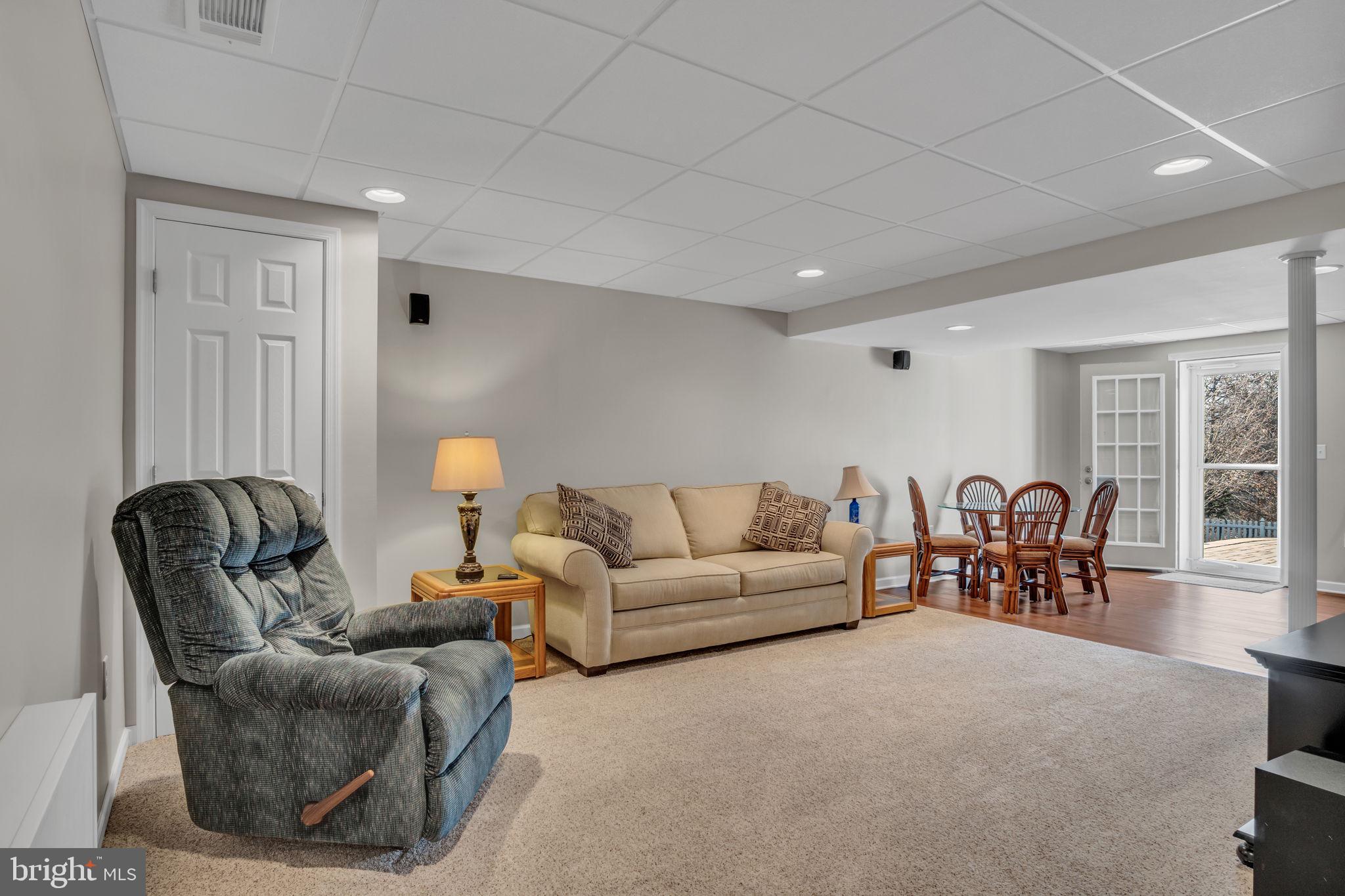 HIGH POINTE - Residential