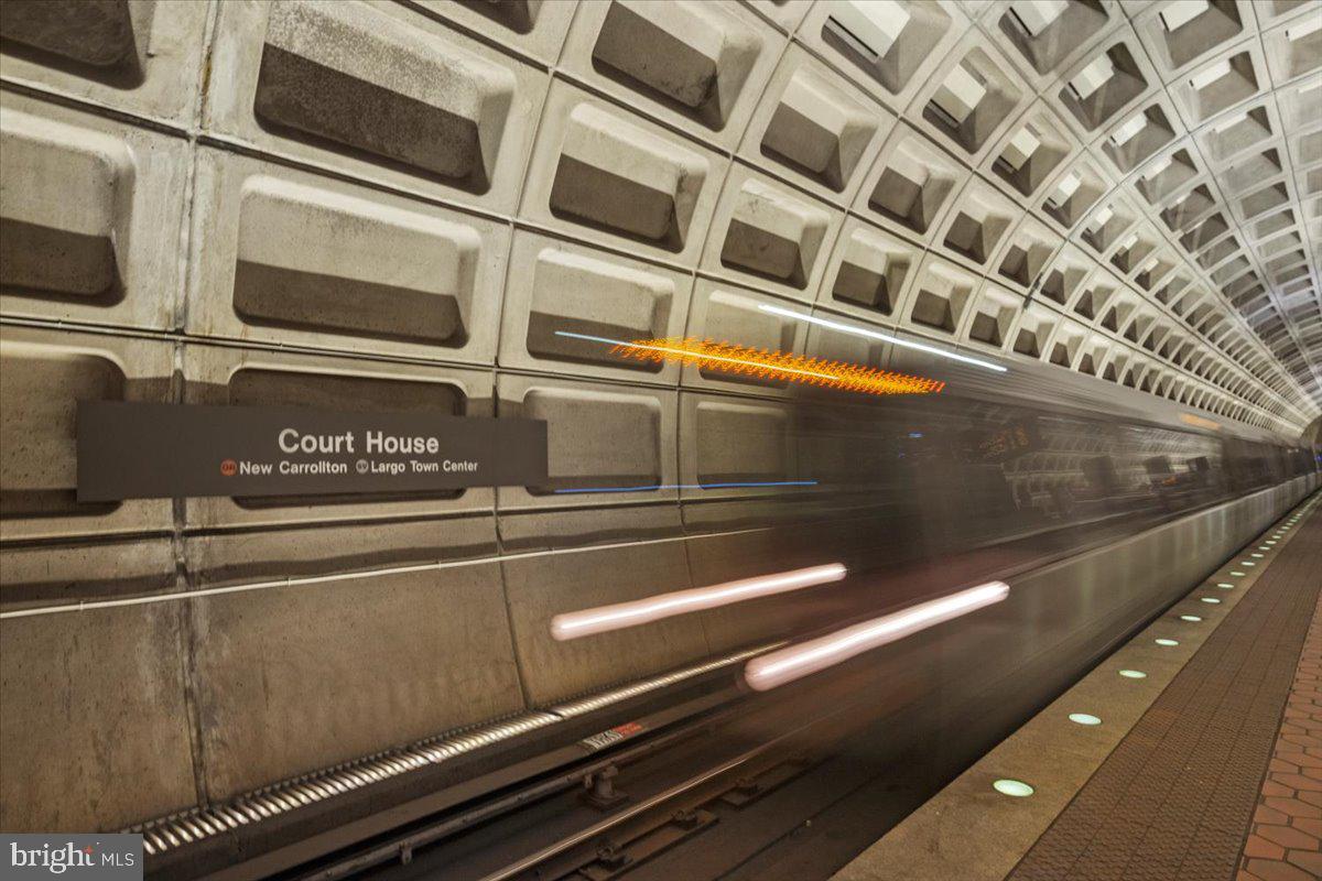 LYON VILLAGE - Residential