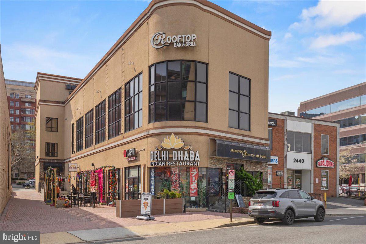 LYON VILLAGE - Residential