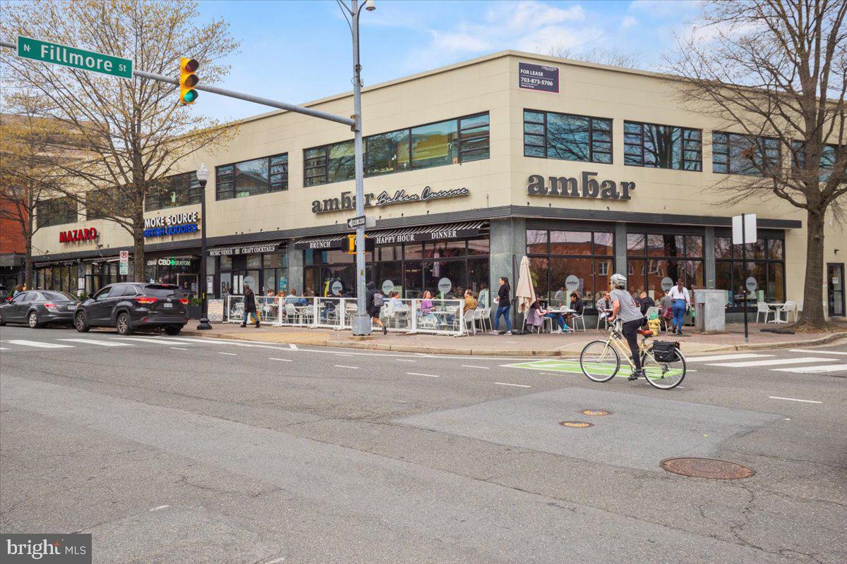 LYON VILLAGE - Residential