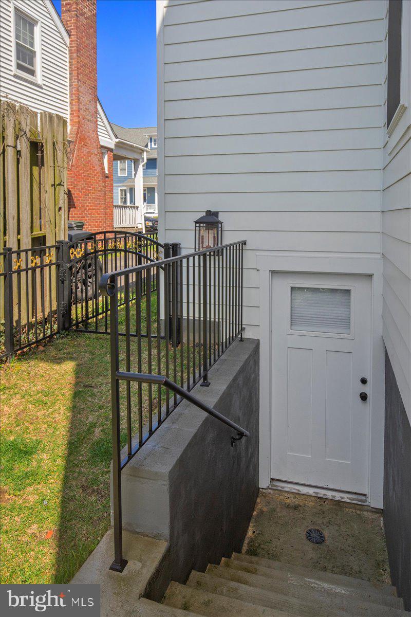 LYON VILLAGE - Residential