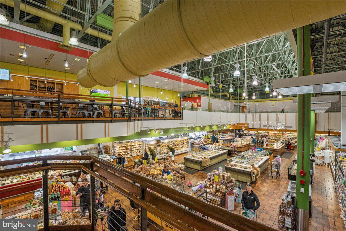 LYON VILLAGE - Residential