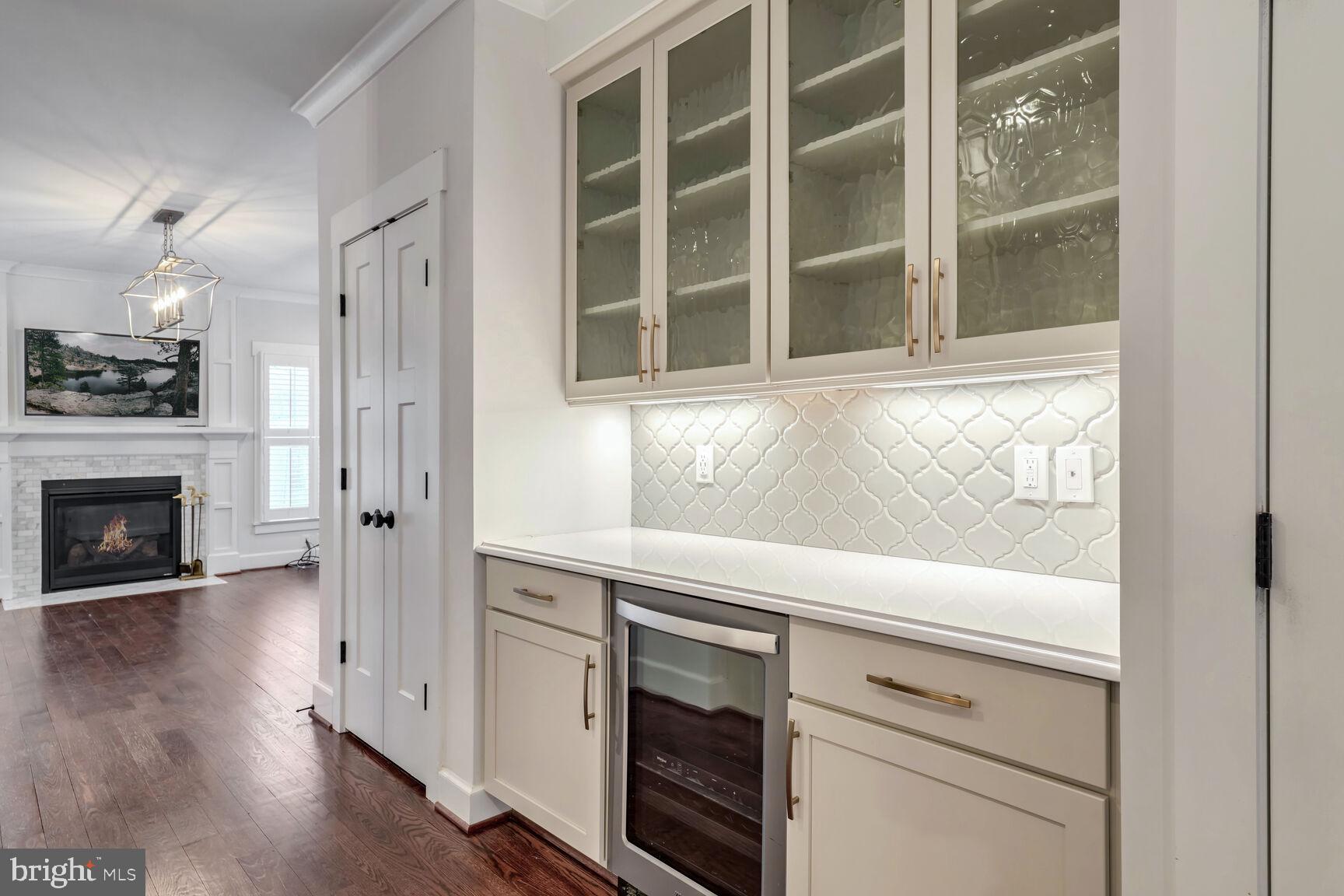 LYON VILLAGE - Residential