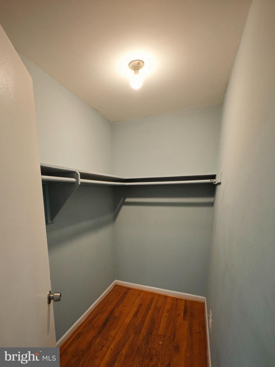 FAIRFIELD KNOLLS - Residential Lease