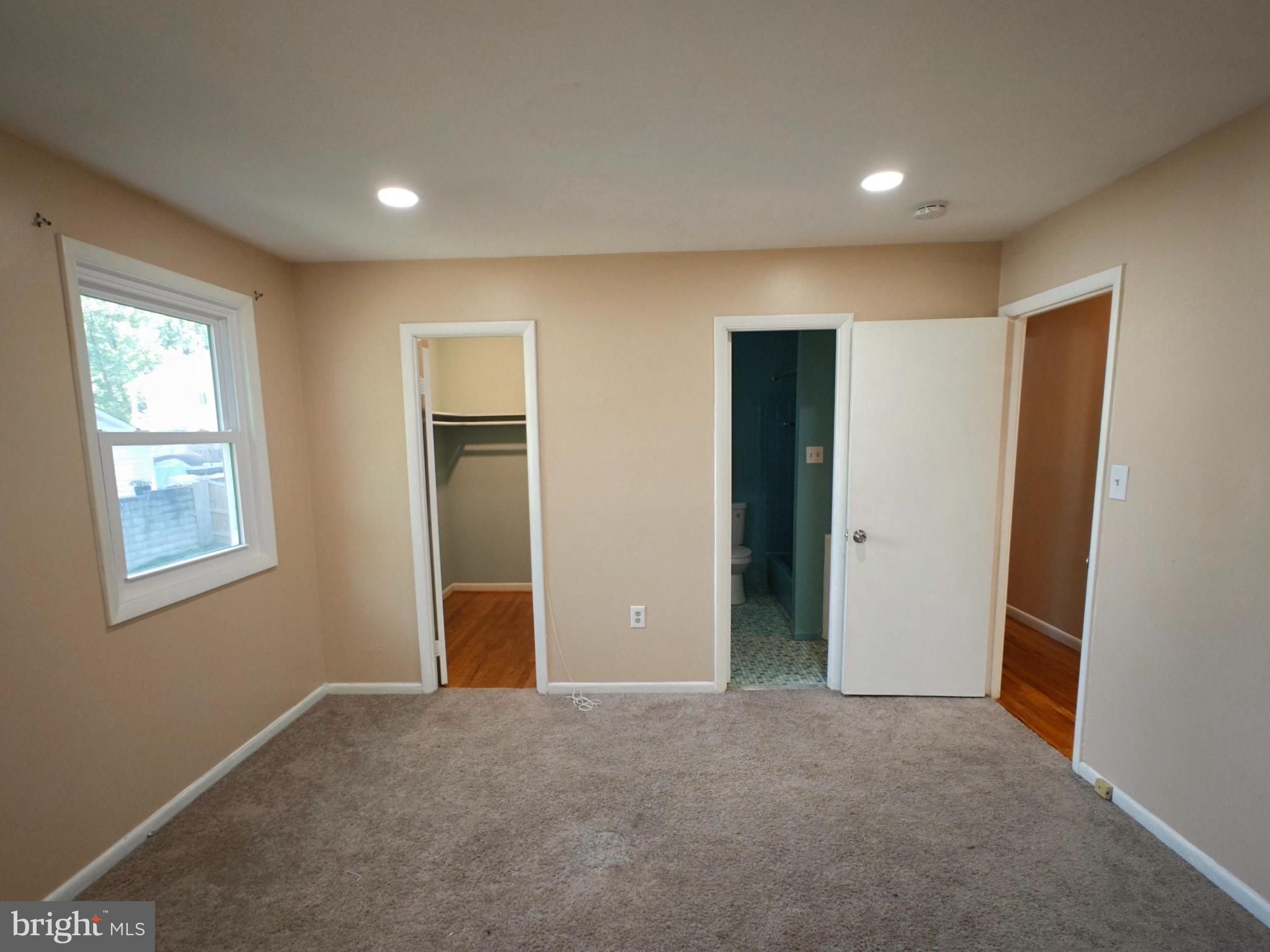 FAIRFIELD KNOLLS - Residential Lease