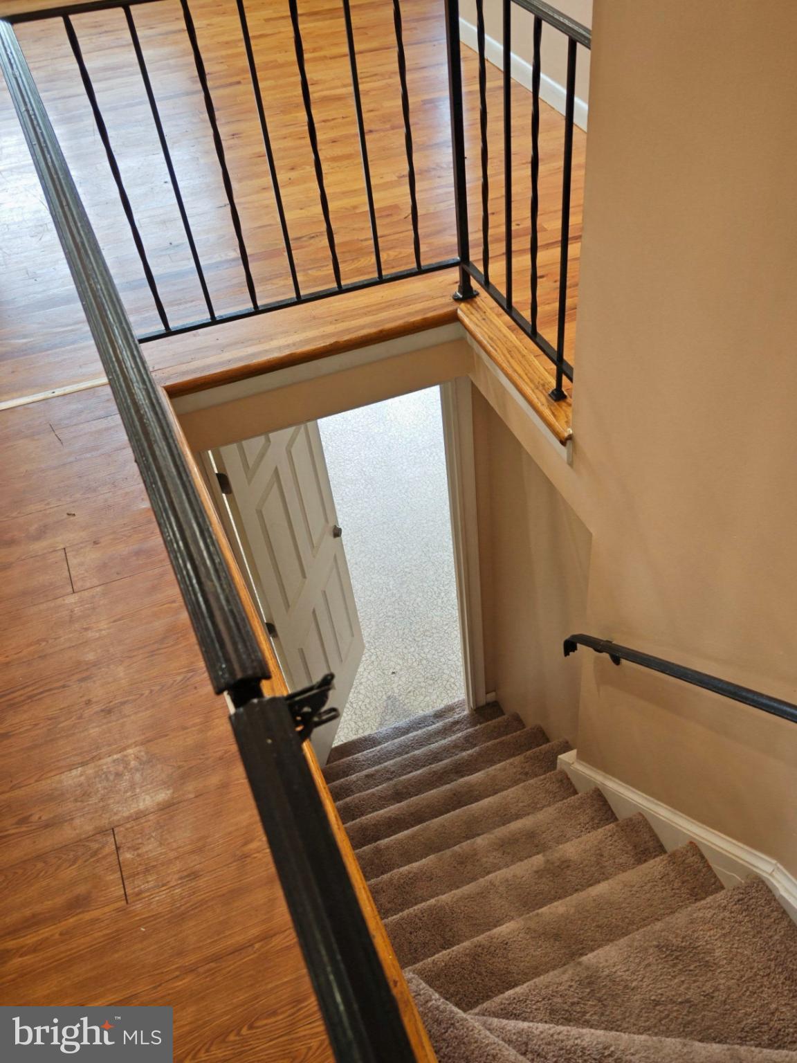 FAIRFIELD KNOLLS - Residential Lease