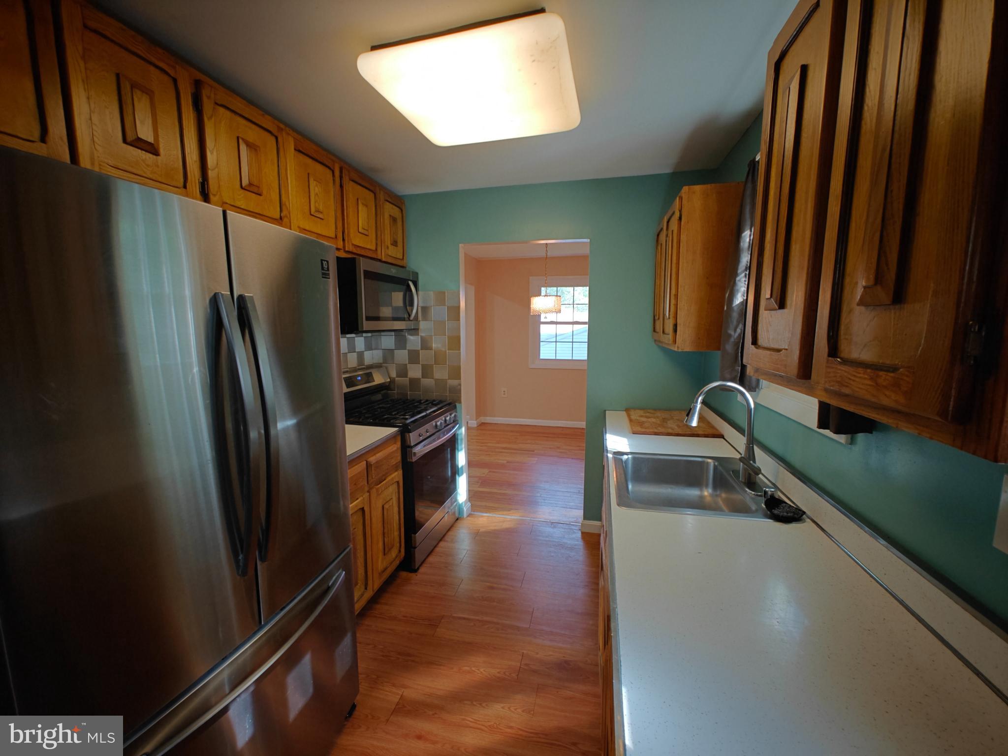 FAIRFIELD KNOLLS - Residential Lease