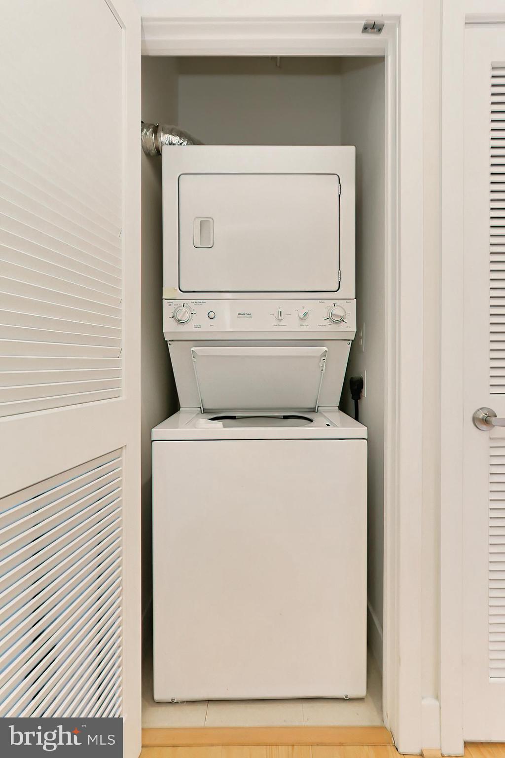 CONDOS AT CARLYLE SQUARE - Residential