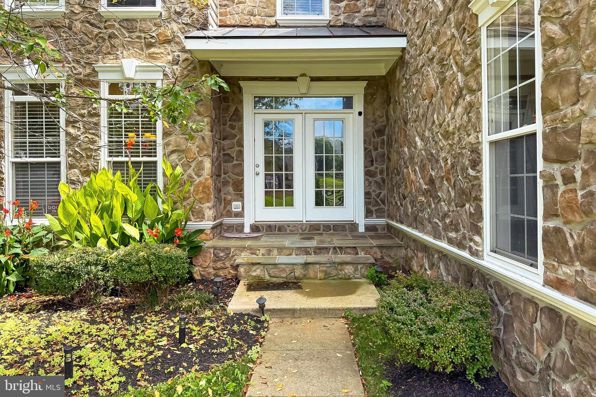 5548 EISELEY COURT