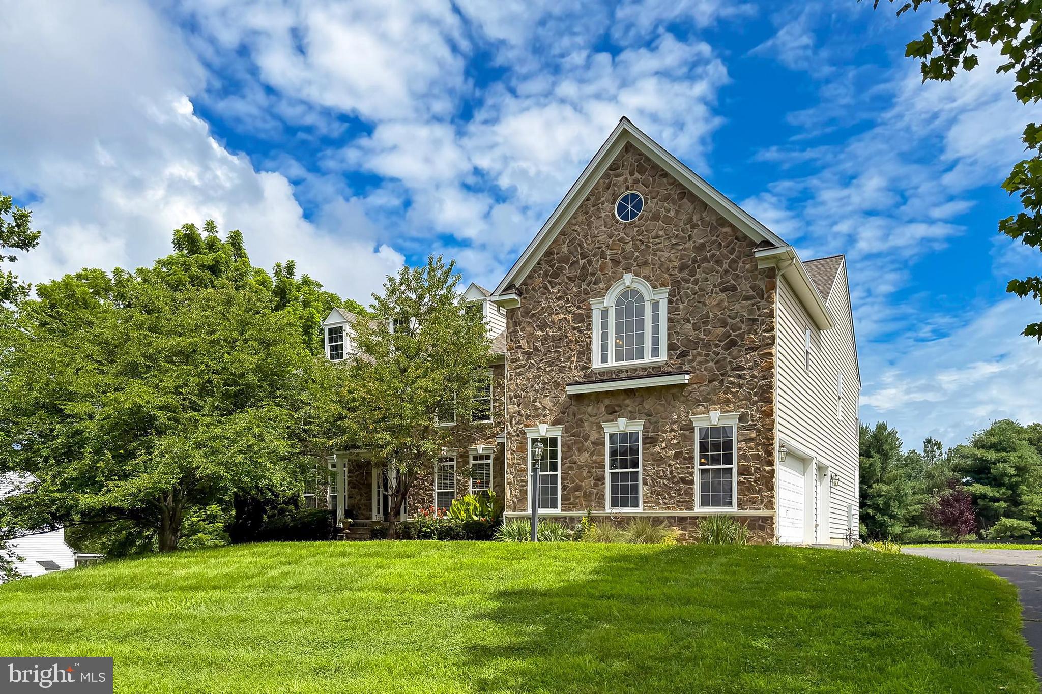 5548 EISELEY COURT