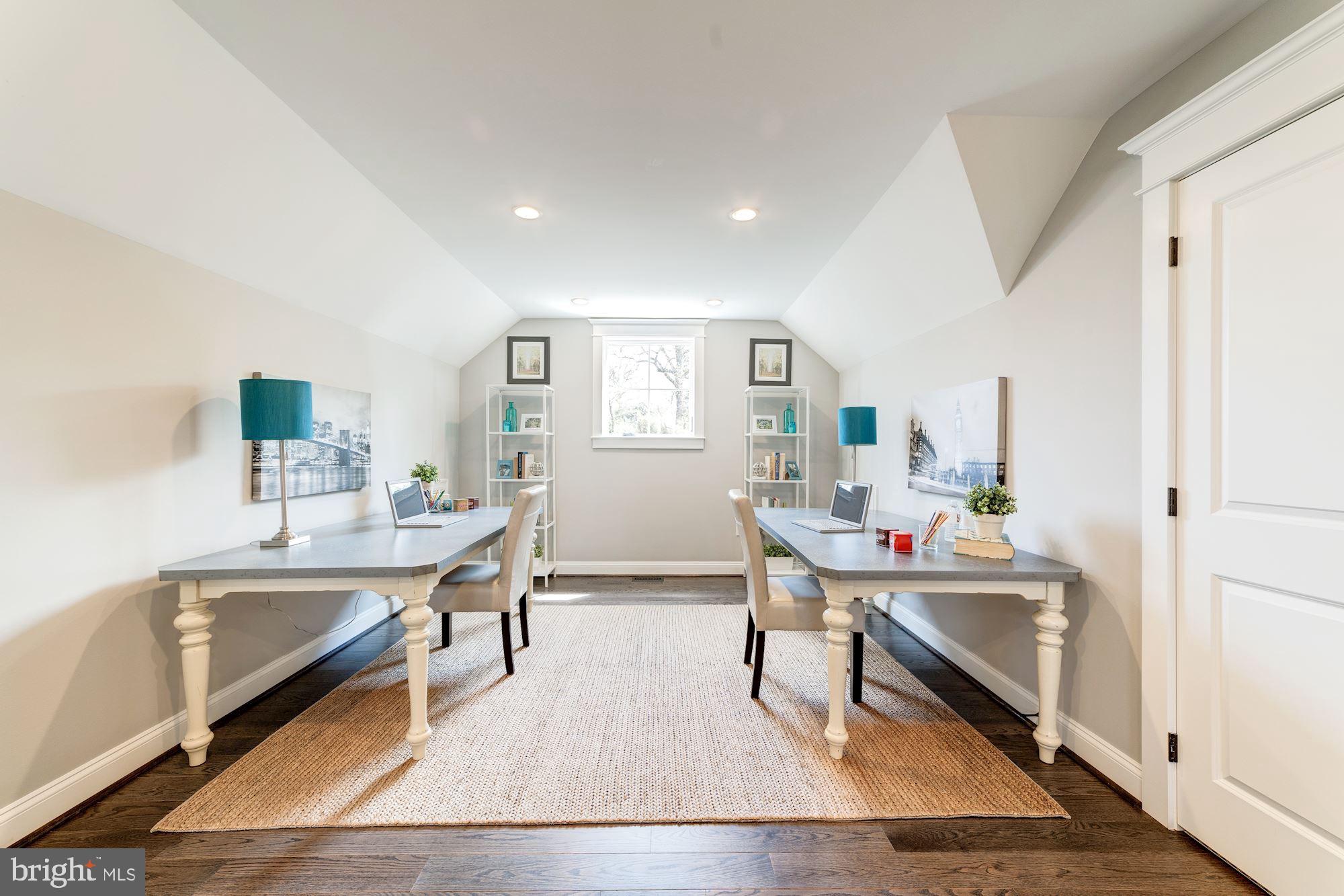 FOREST HILLS - Residential