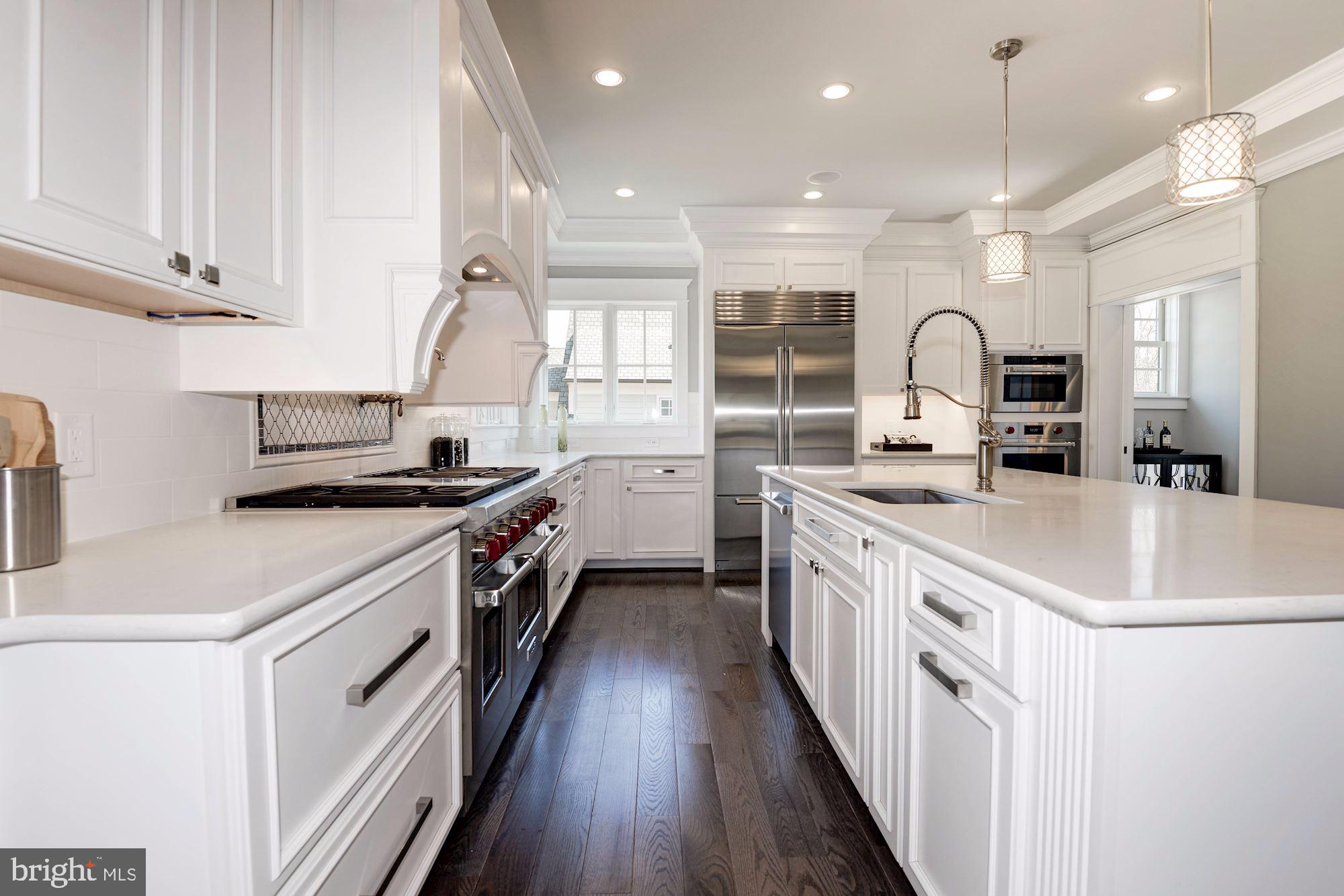 FOREST HILLS - Residential