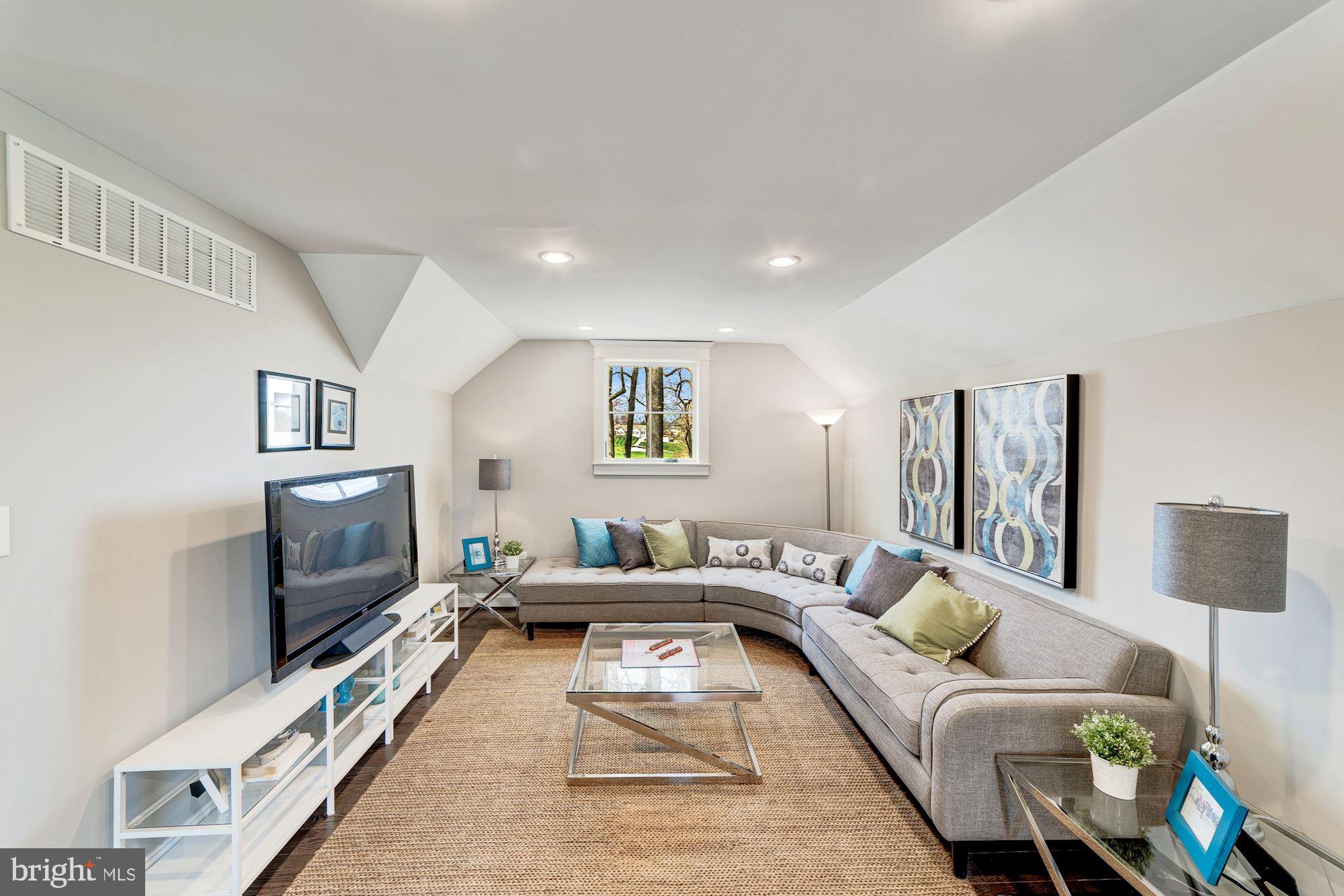 FOREST HILLS - Residential