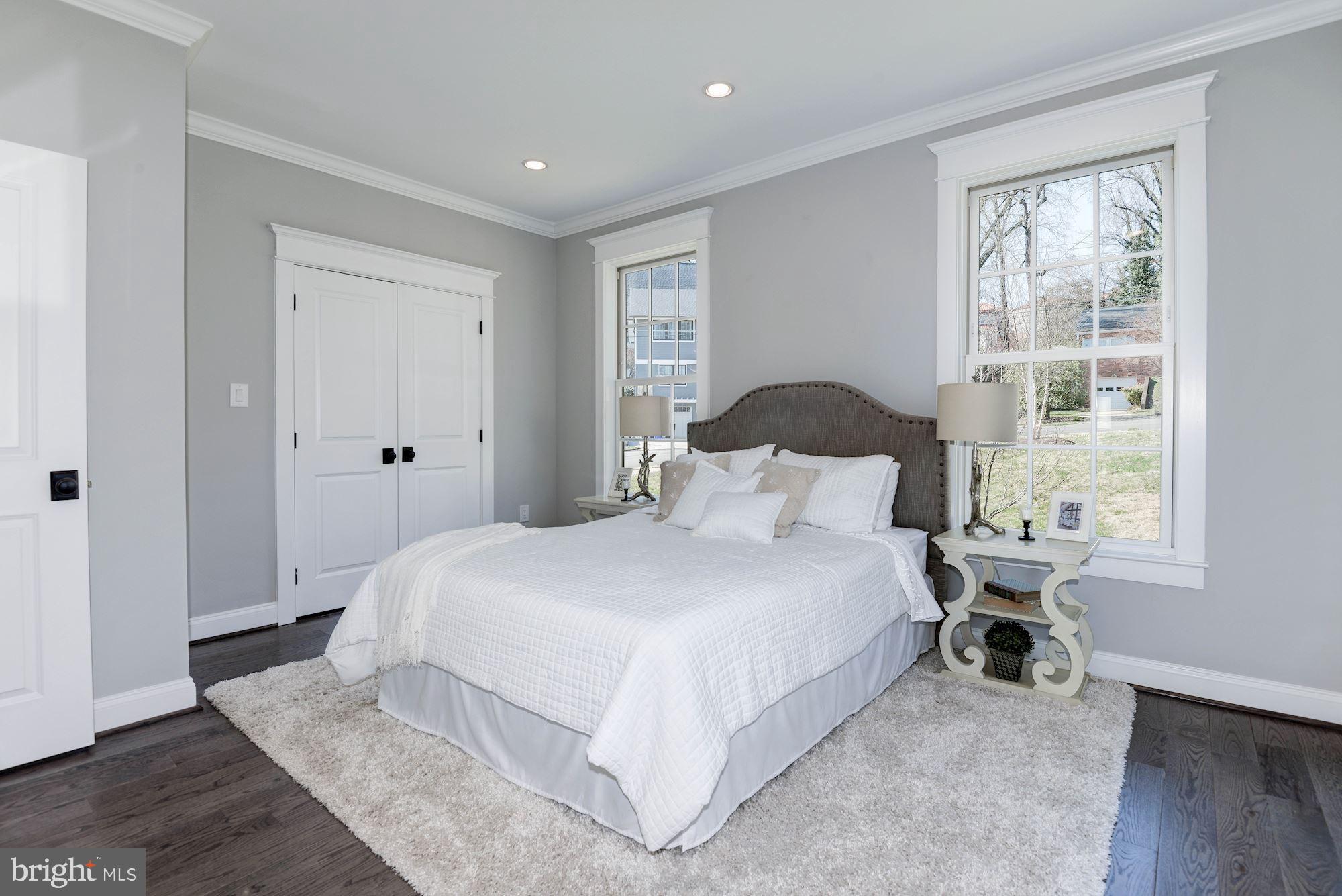 FOREST HILLS - Residential