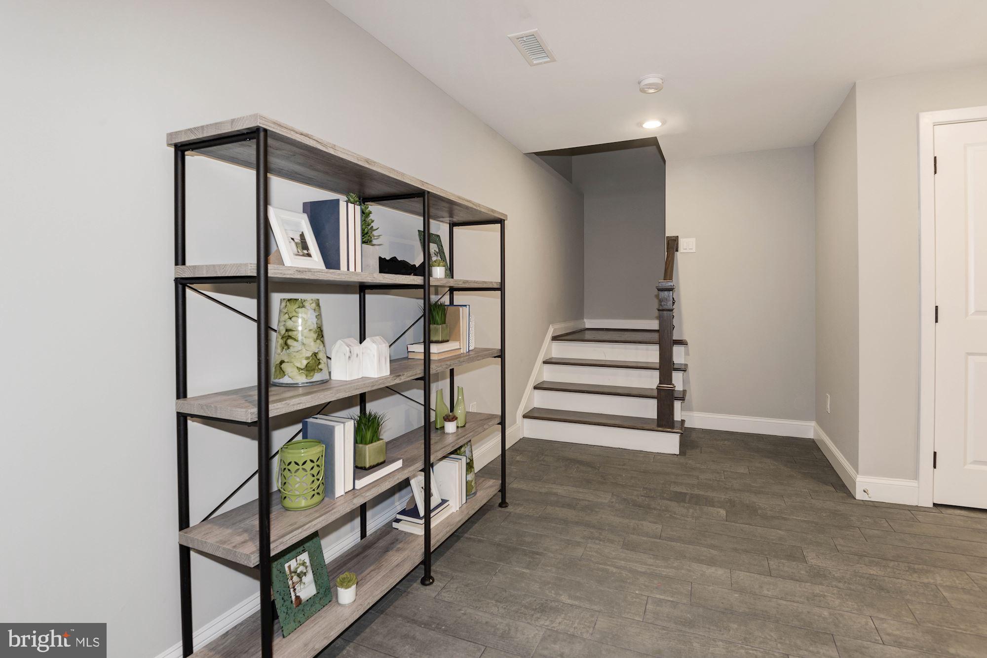 FOREST HILLS - Residential