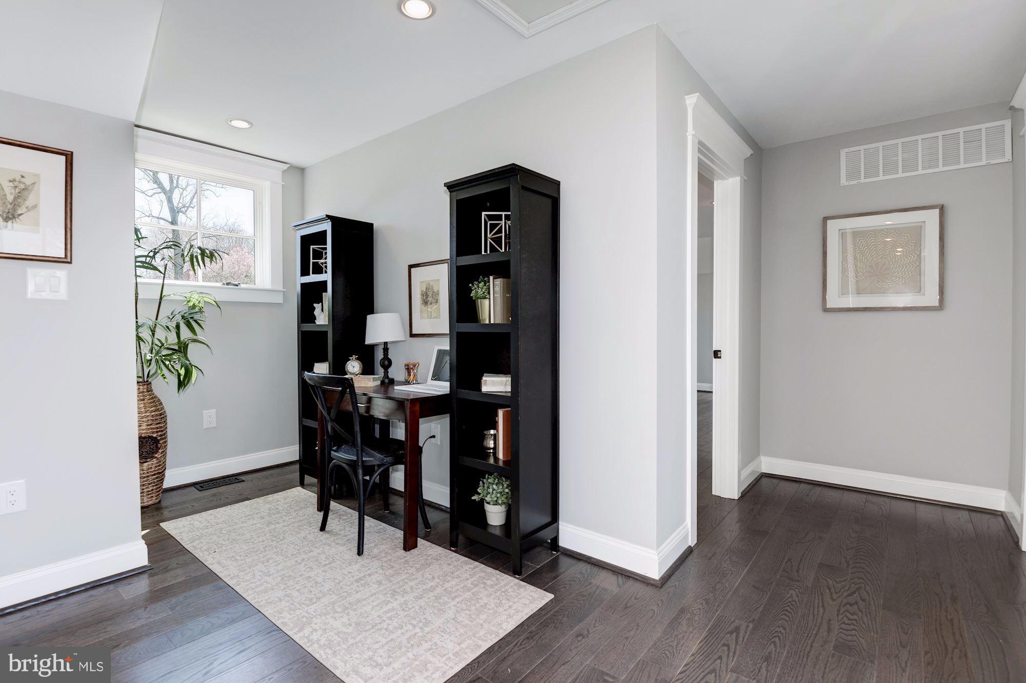 FOREST HILLS - Residential