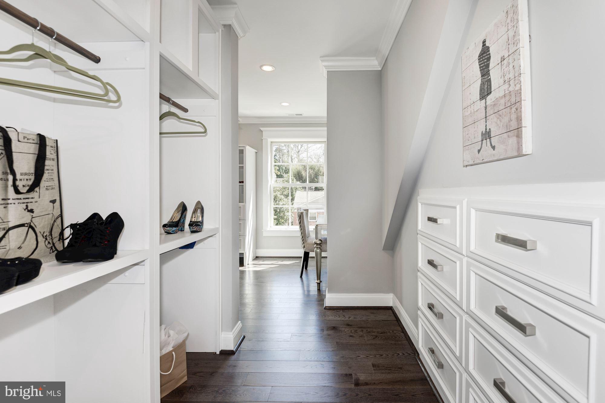 FOREST HILLS - Residential