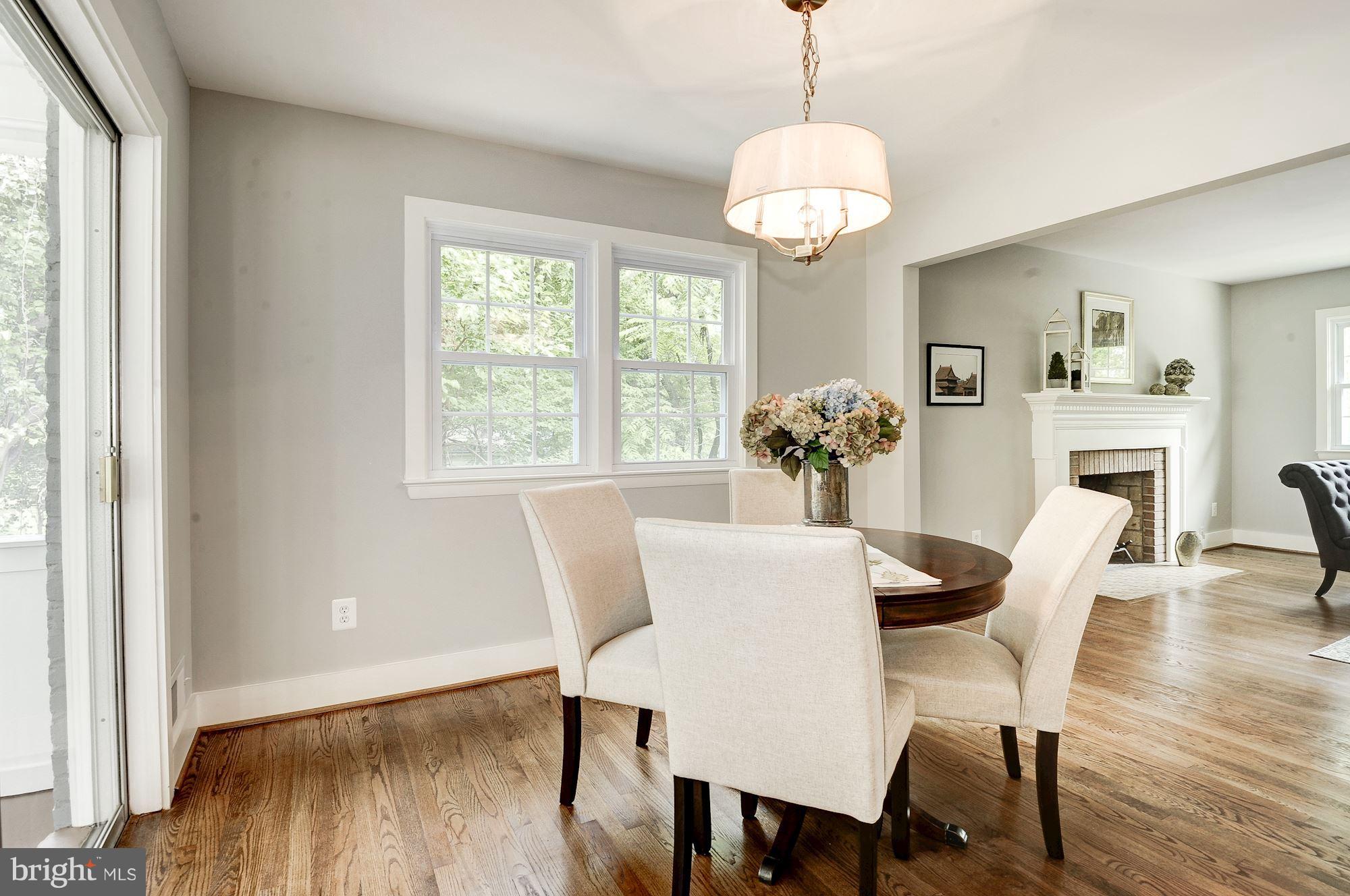 COUNTRY CLUB HILLS - Residential Lease