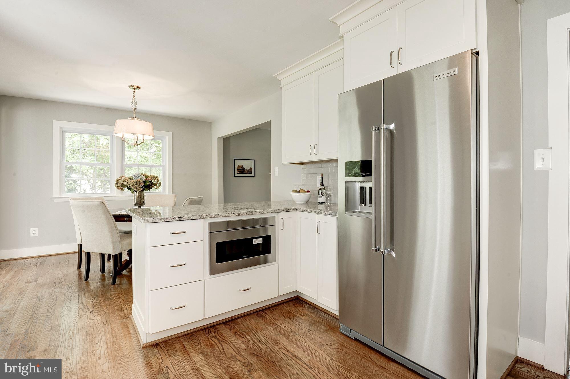 COUNTRY CLUB HILLS - Residential Lease