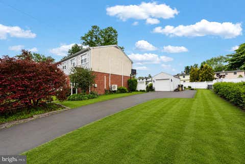 Townhouse For Sale - 728 Pennbrook Avenue<br/> Montgomery County, LANSDALE, PA 19446