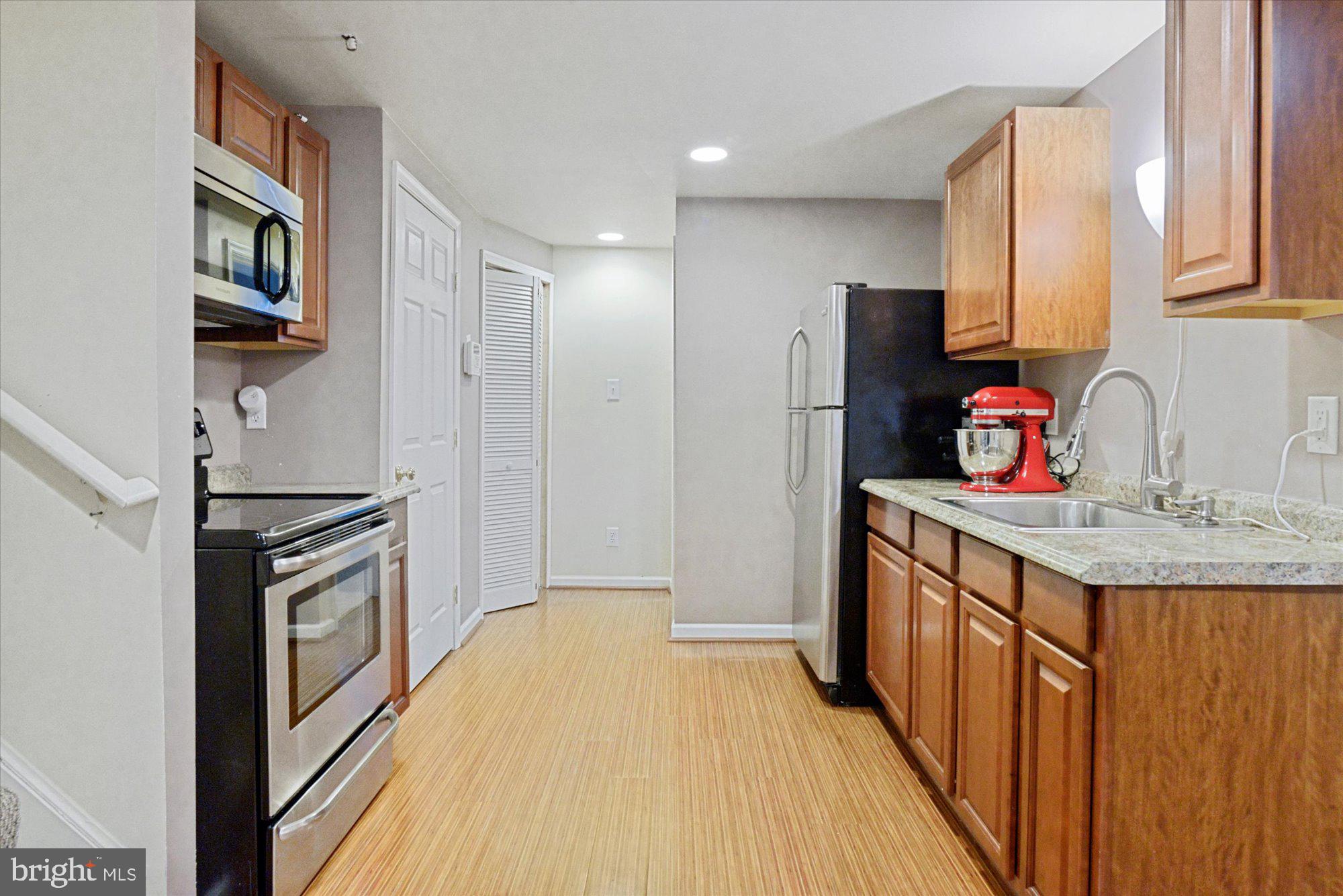 SUMMIT CREEK - Residential