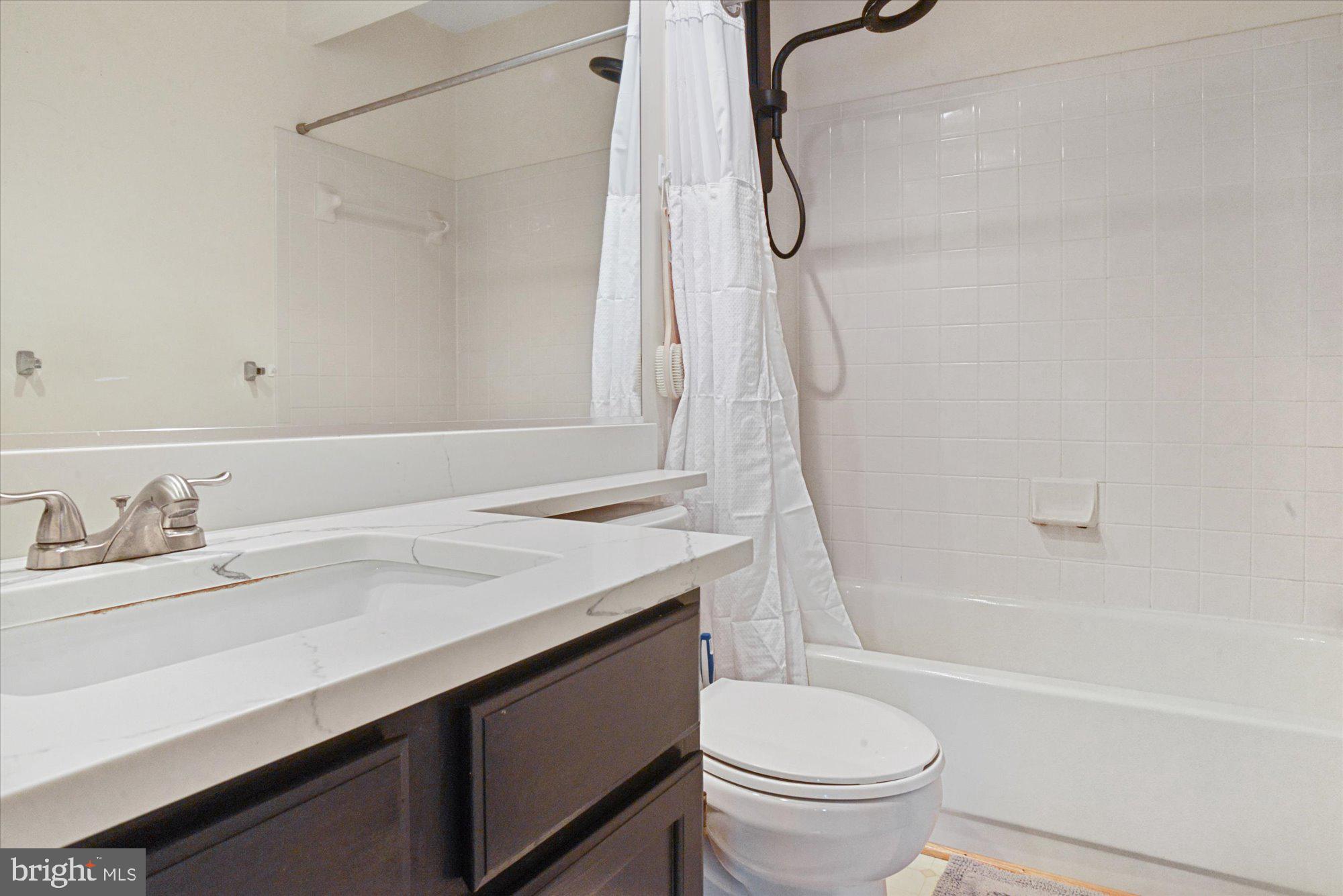 SUMMIT CREEK - Residential