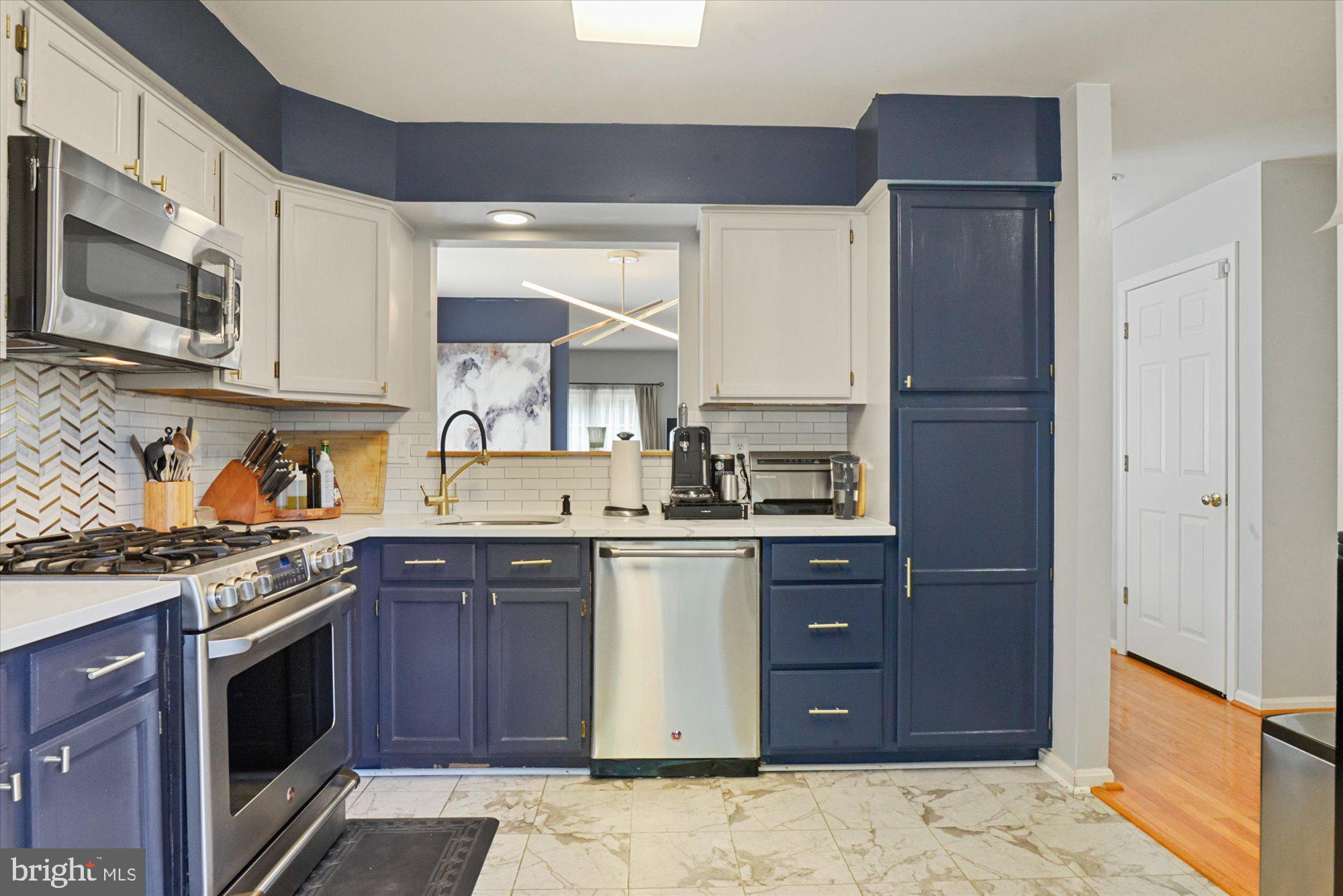 SUMMIT CREEK - Residential