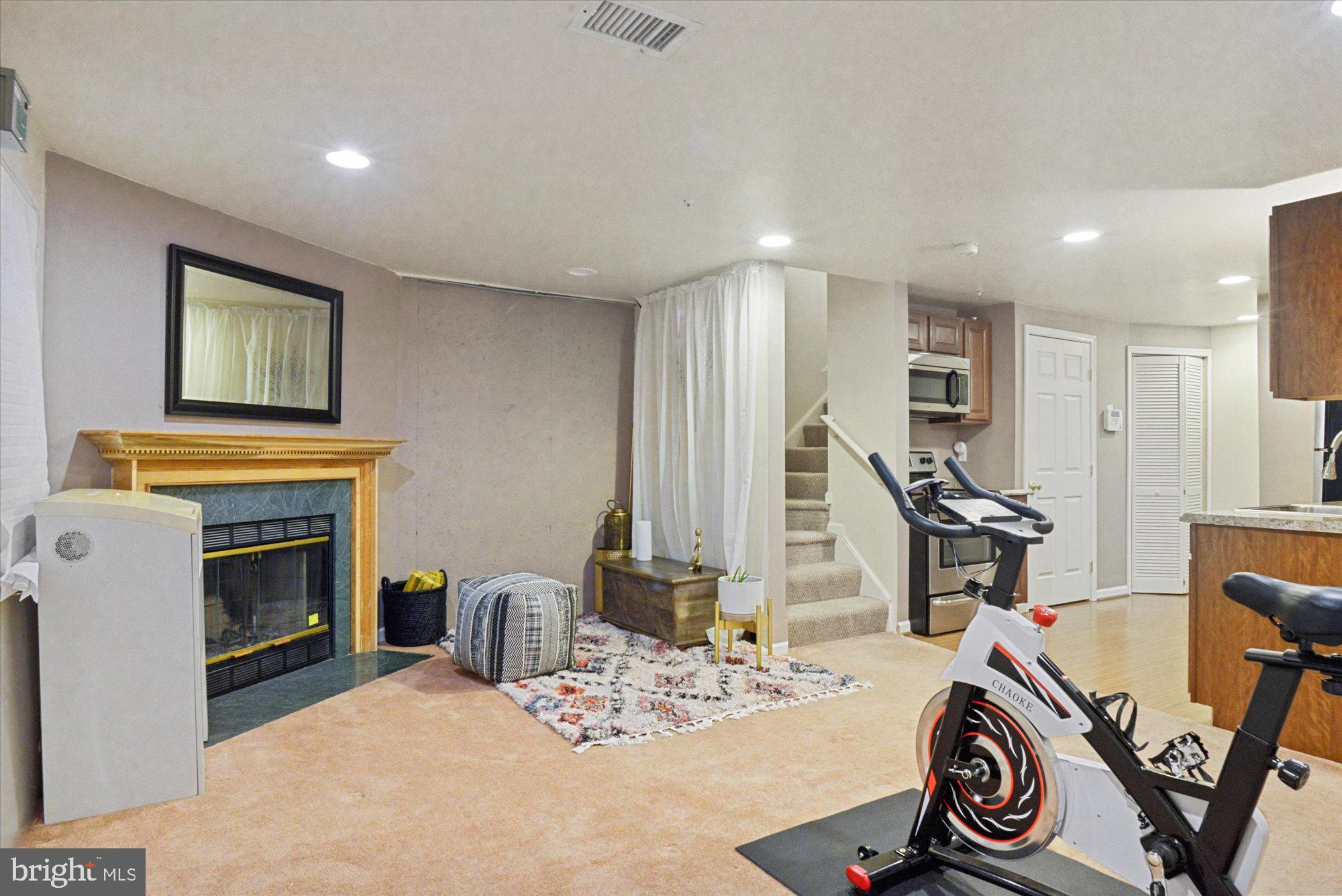 SUMMIT CREEK - Residential