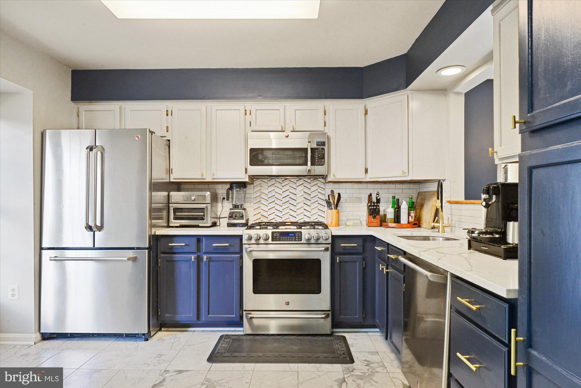 SUMMIT CREEK - Residential