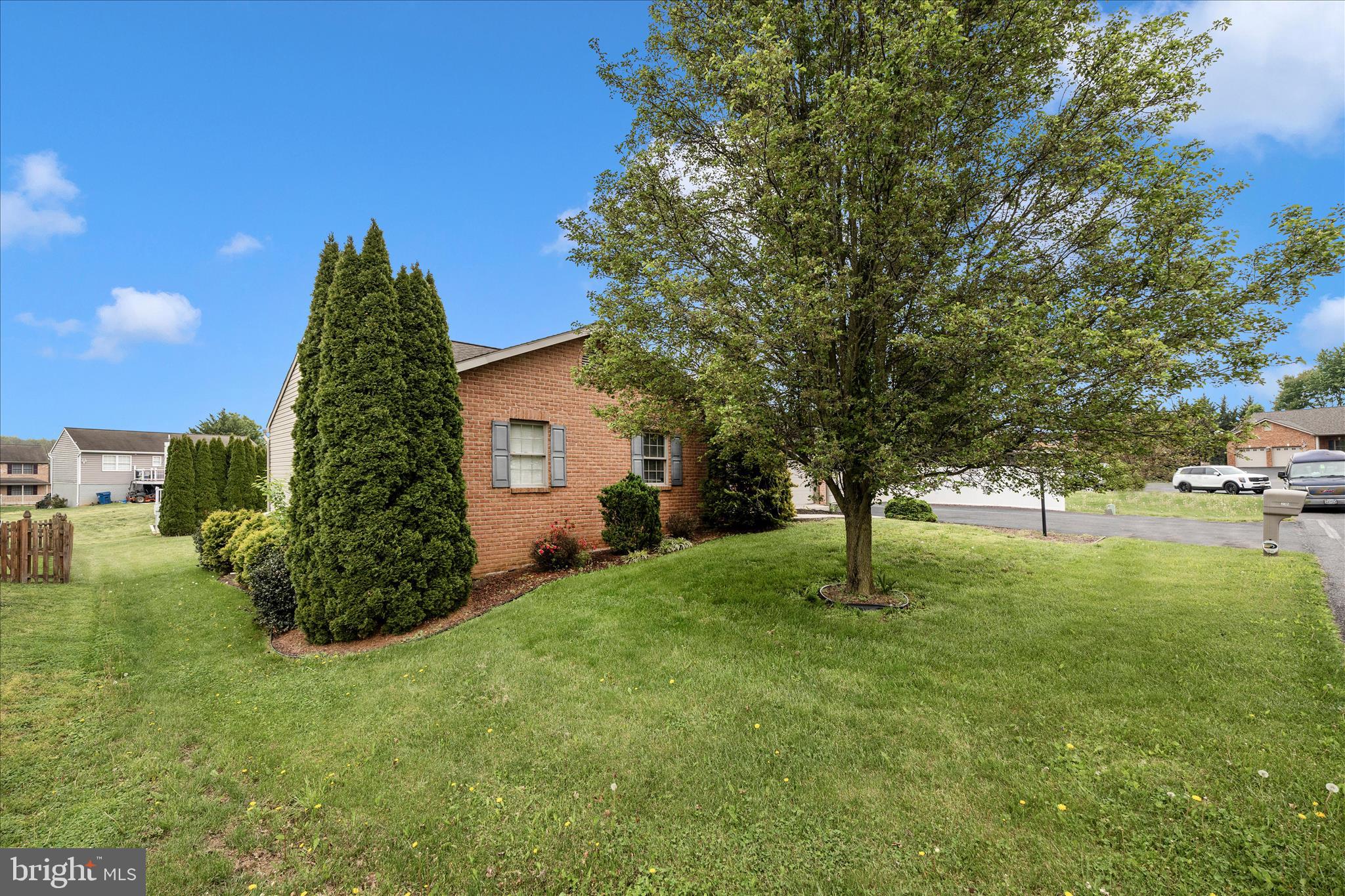 COLONIAL PARK EAST - Residential