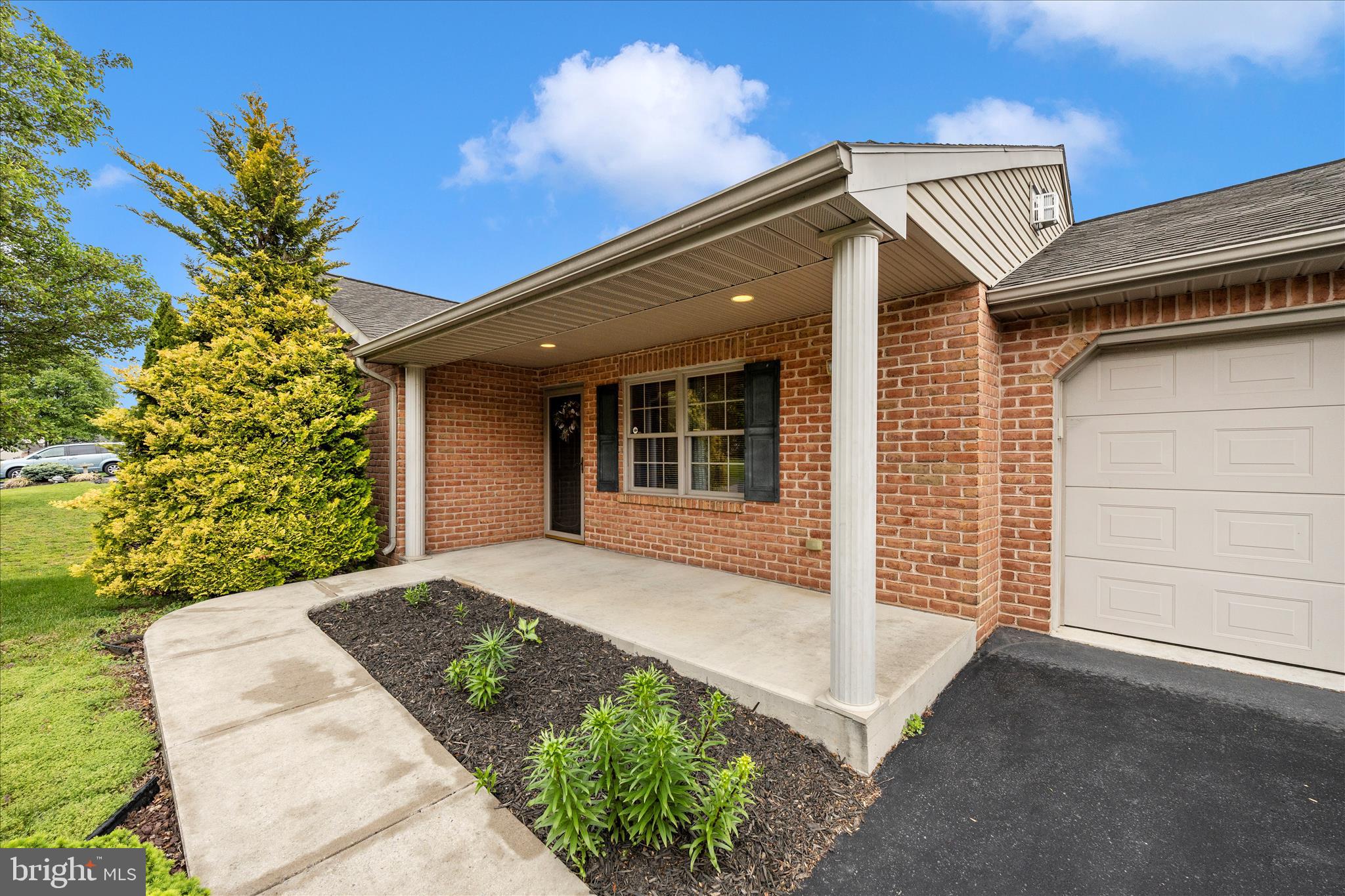 COLONIAL PARK EAST - Residential