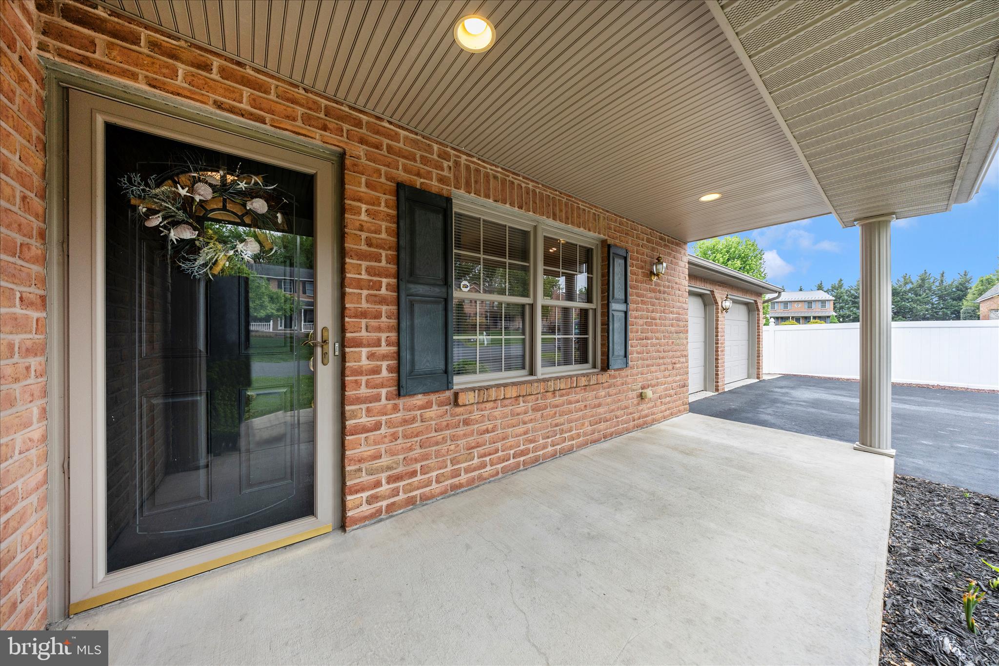 COLONIAL PARK EAST - Residential