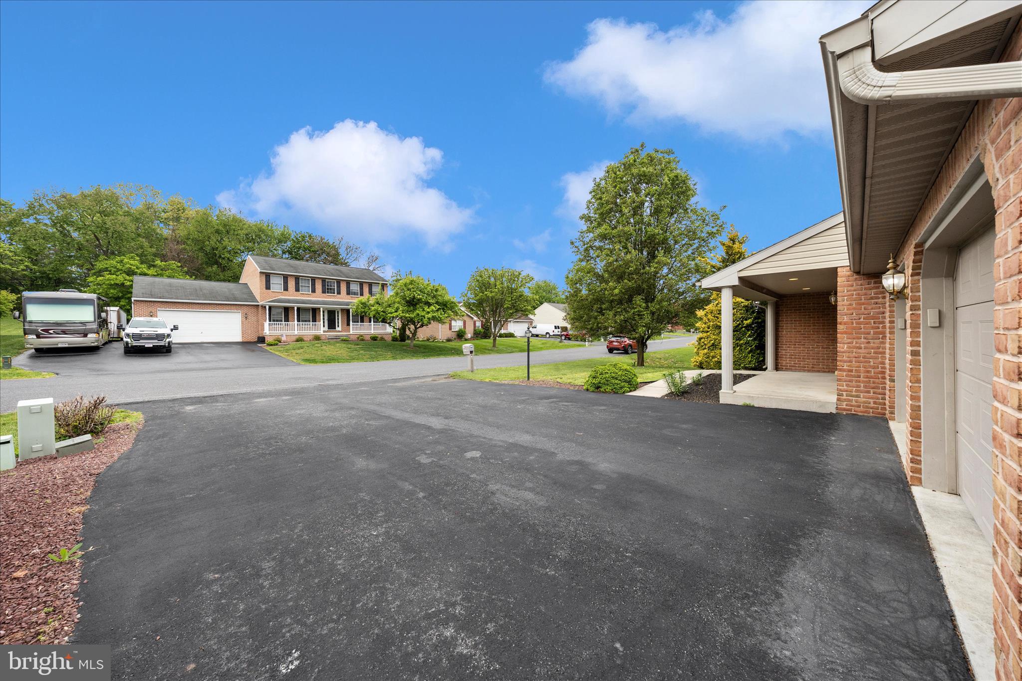 COLONIAL PARK EAST - Residential