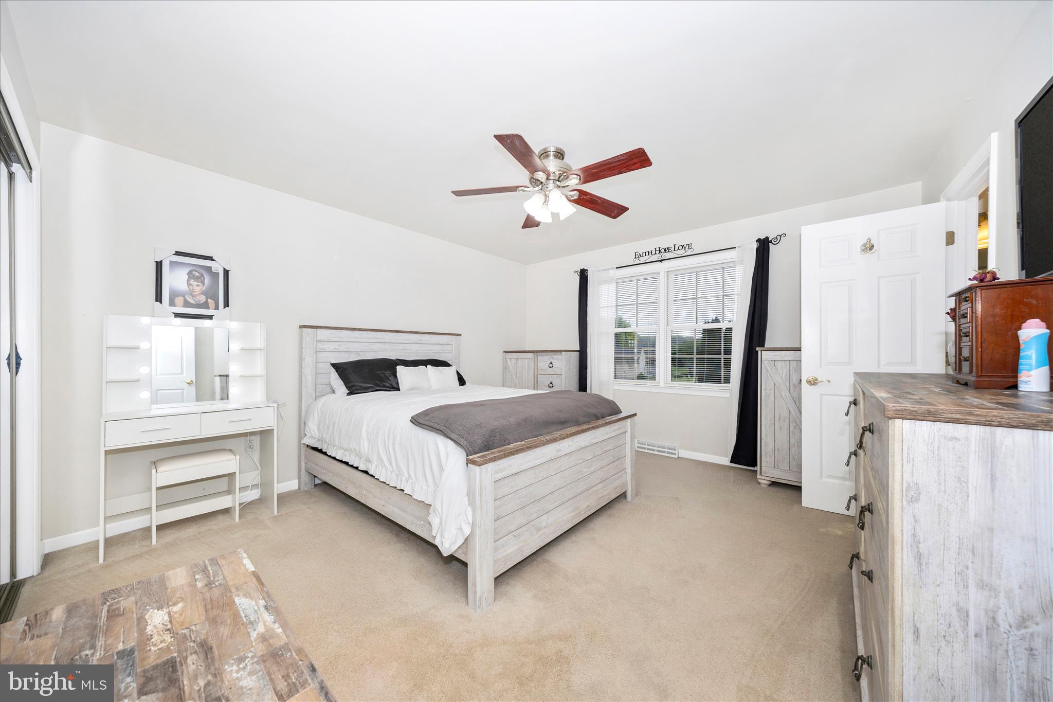 COLONIAL PARK EAST - Residential