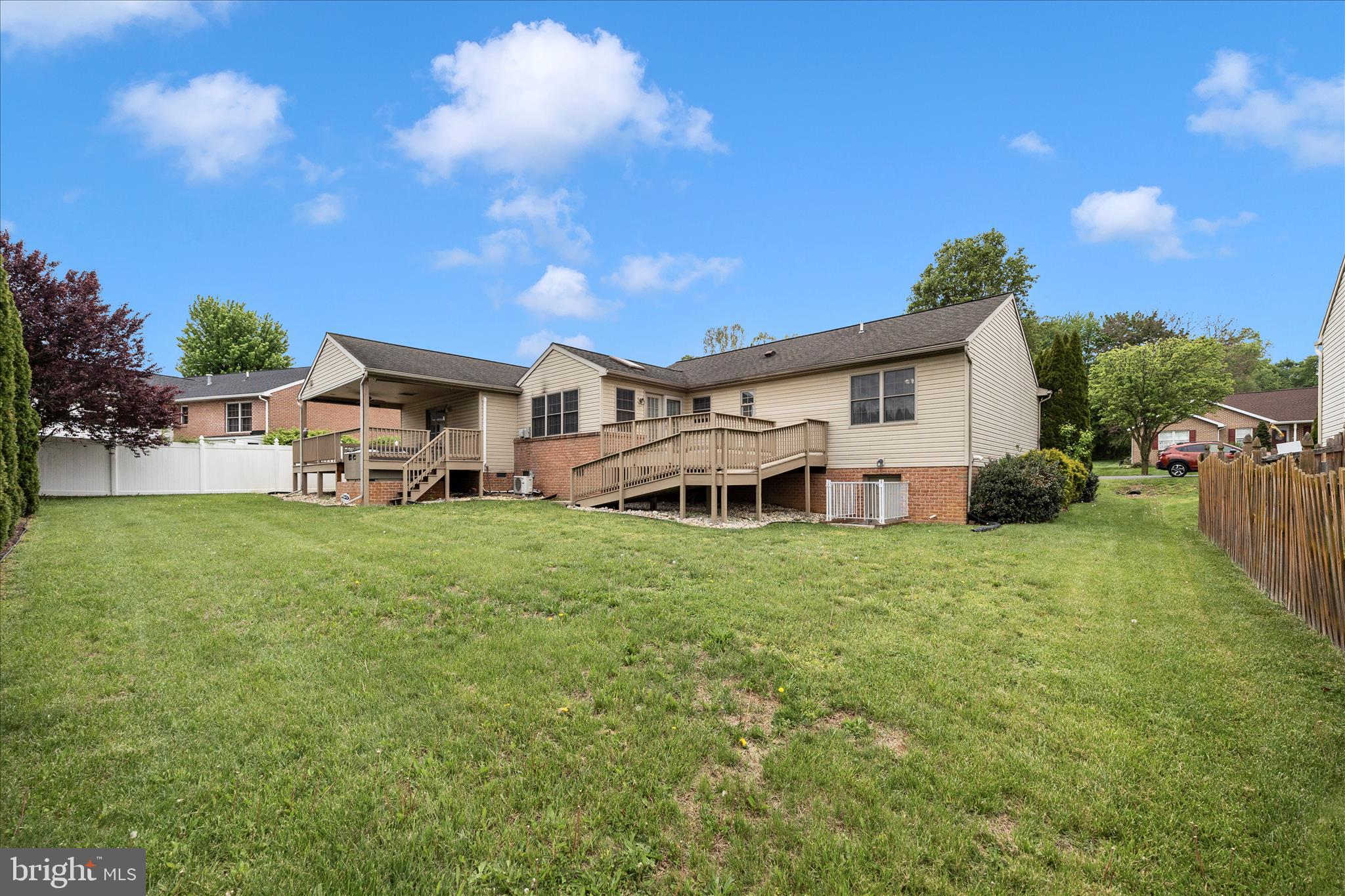 COLONIAL PARK EAST - Residential