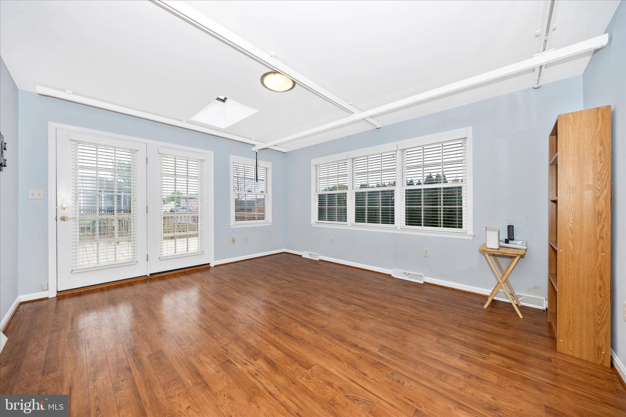 COLONIAL PARK EAST - Residential