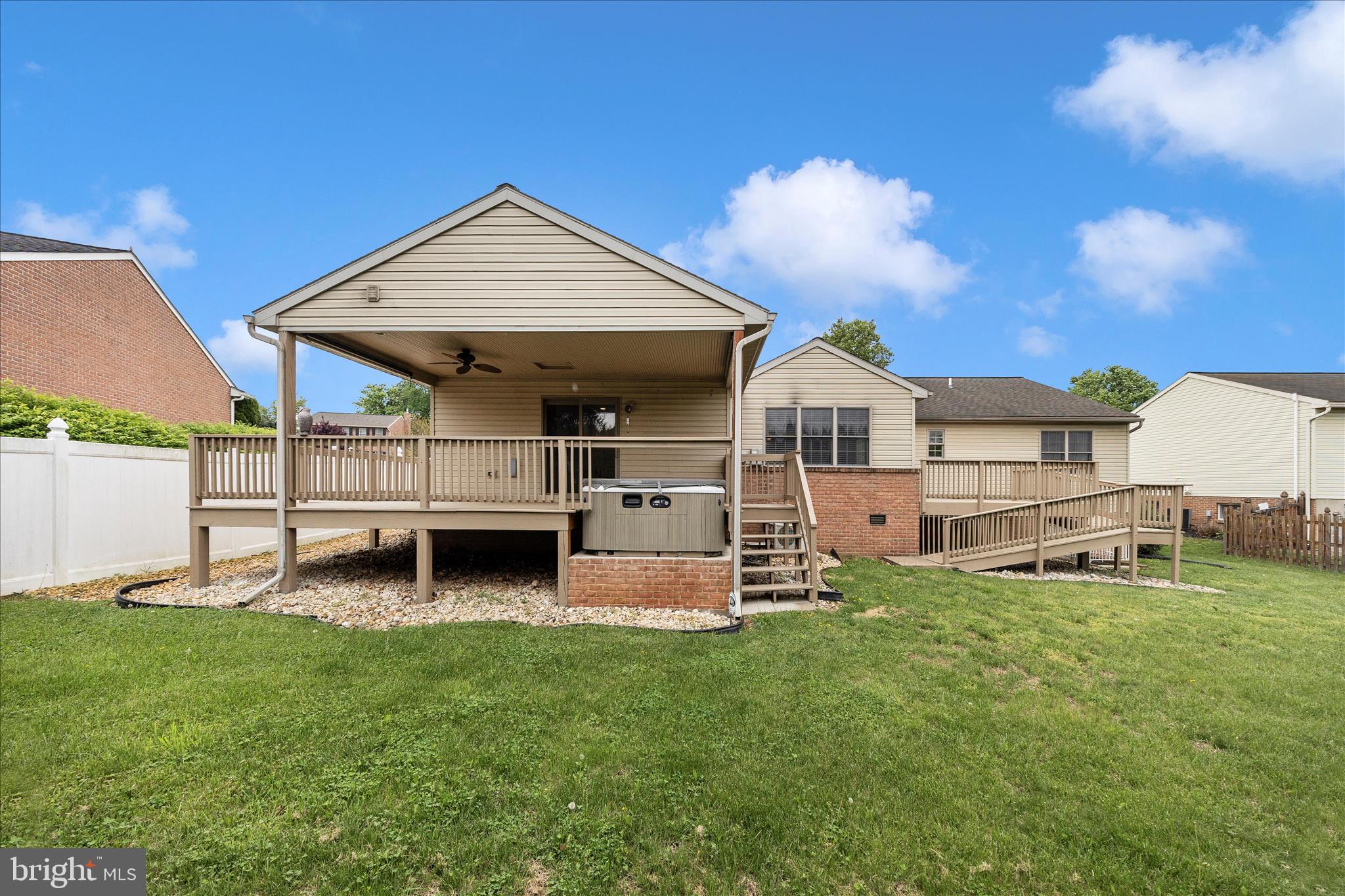 COLONIAL PARK EAST - Residential